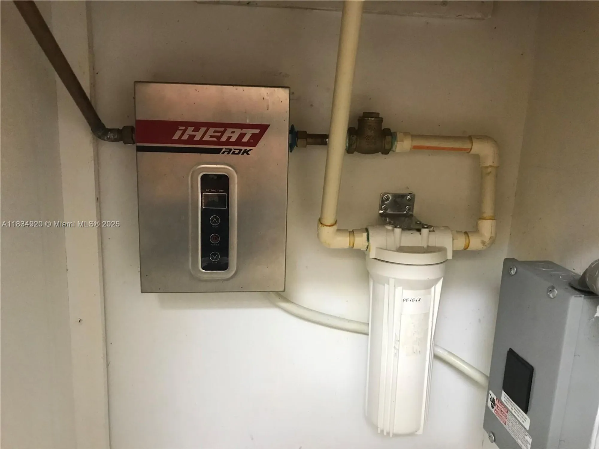 Property Slideshow image 32 of 36 | 1101 colony point cir 206, Pembroke Pines, FL, 33026