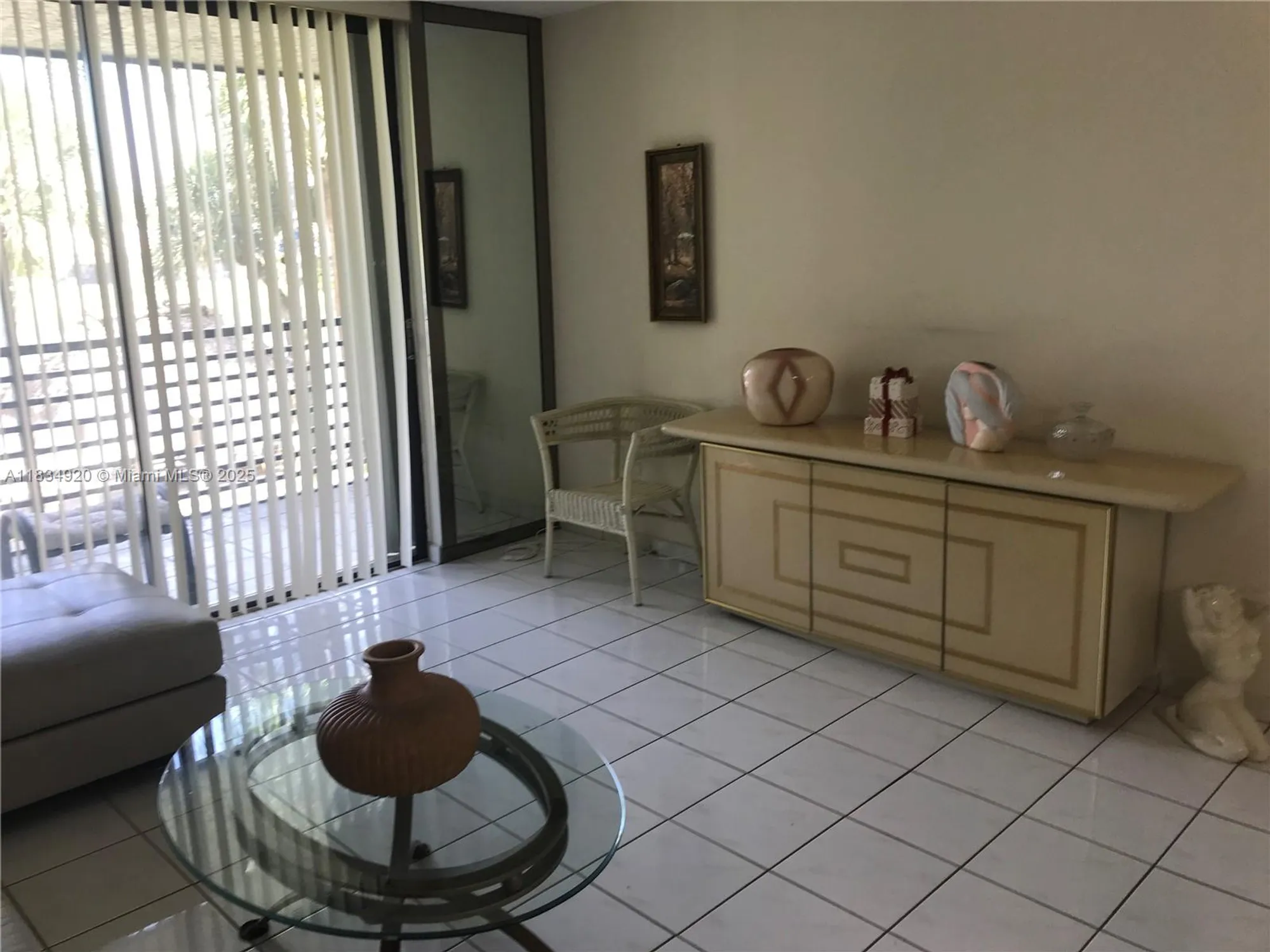 Property Slideshow image 8 of 36 | 1101 colony point cir 206, Pembroke Pines, FL, 33026