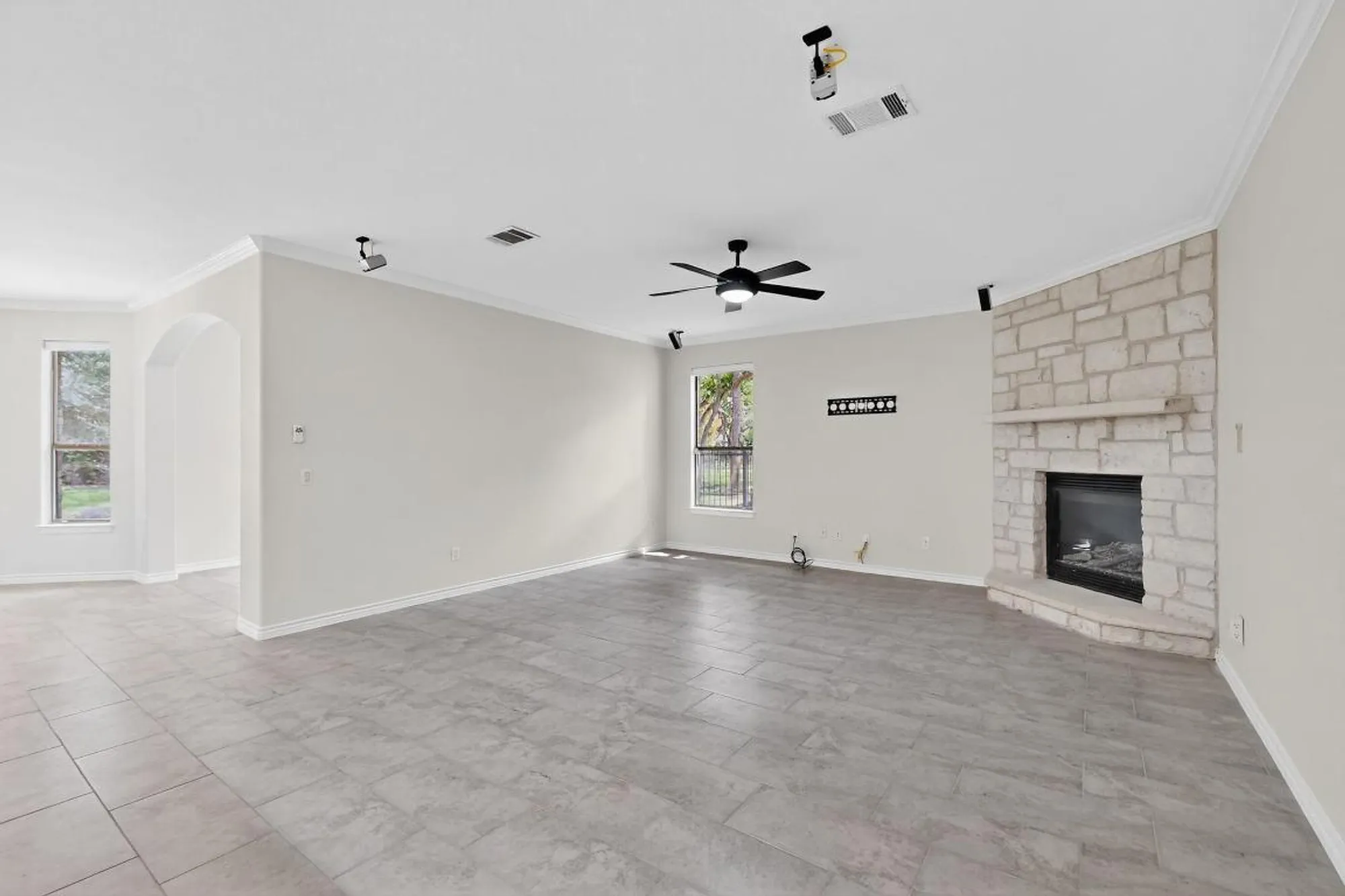 Property Slideshow image 14 of 40 | 714 enchanted rock trl, Georgetown, TX, 78633