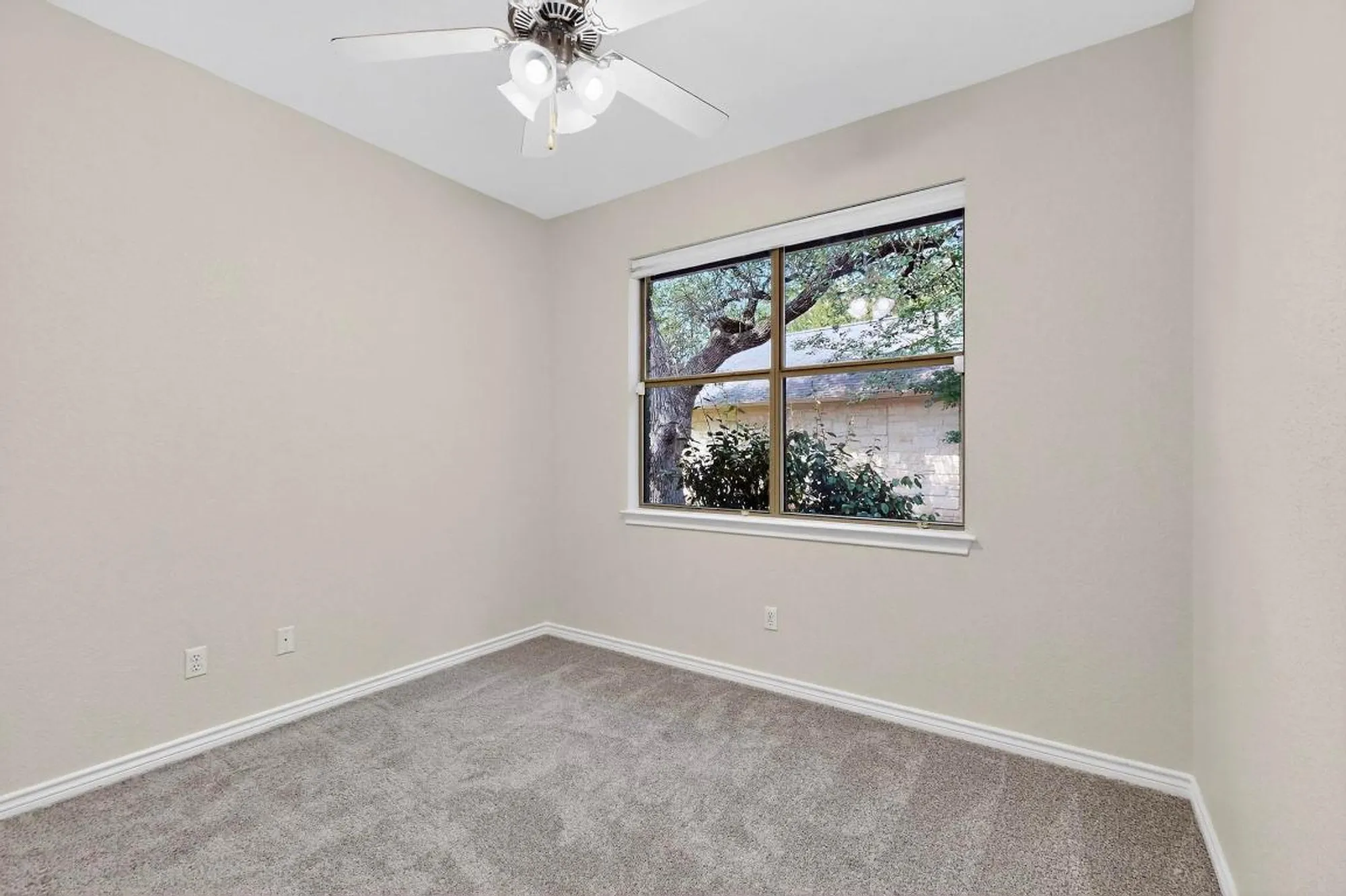 Property Slideshow image 33 of 40 | 714 enchanted rock trl, Georgetown, TX, 78633