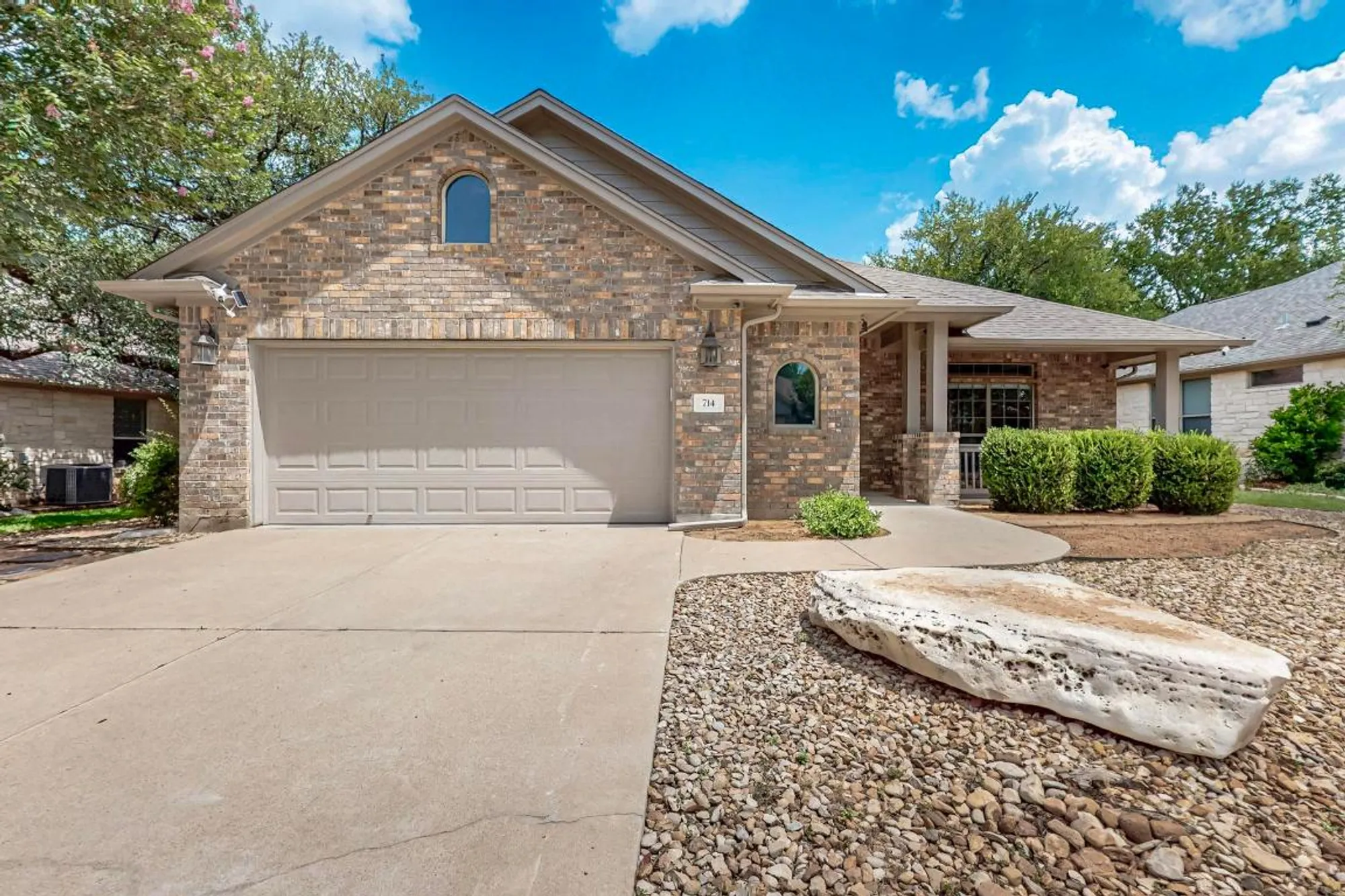Property Slideshow image 4 of 40 | 714 enchanted rock trl, Georgetown, TX, 78633