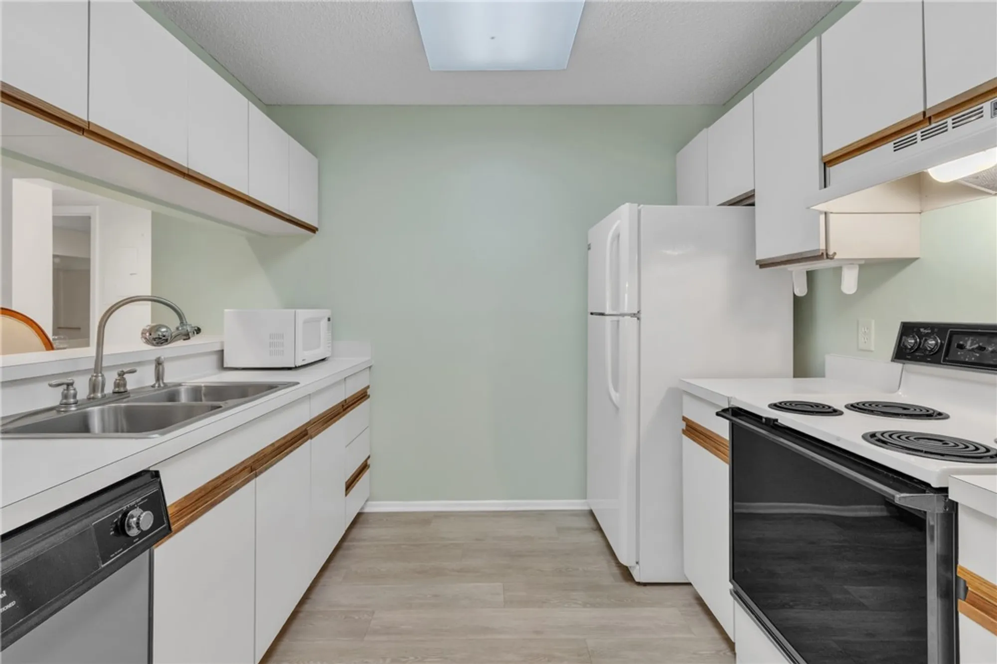 Property Slideshow image 1 of 36 | 3 plantation dr apt 103, Vero Beach, FL, 32966