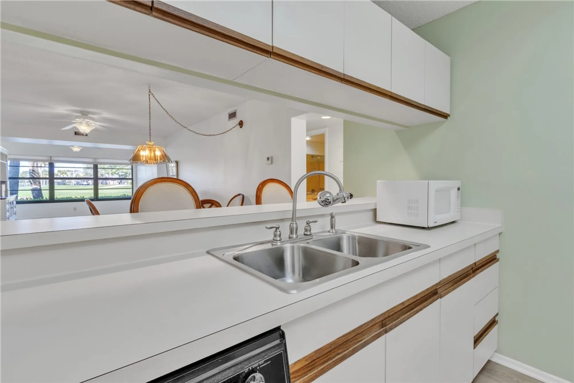 Property Slideshow image 5 of 36 | 3 plantation dr apt 103, Vero Beach, FL, 32966