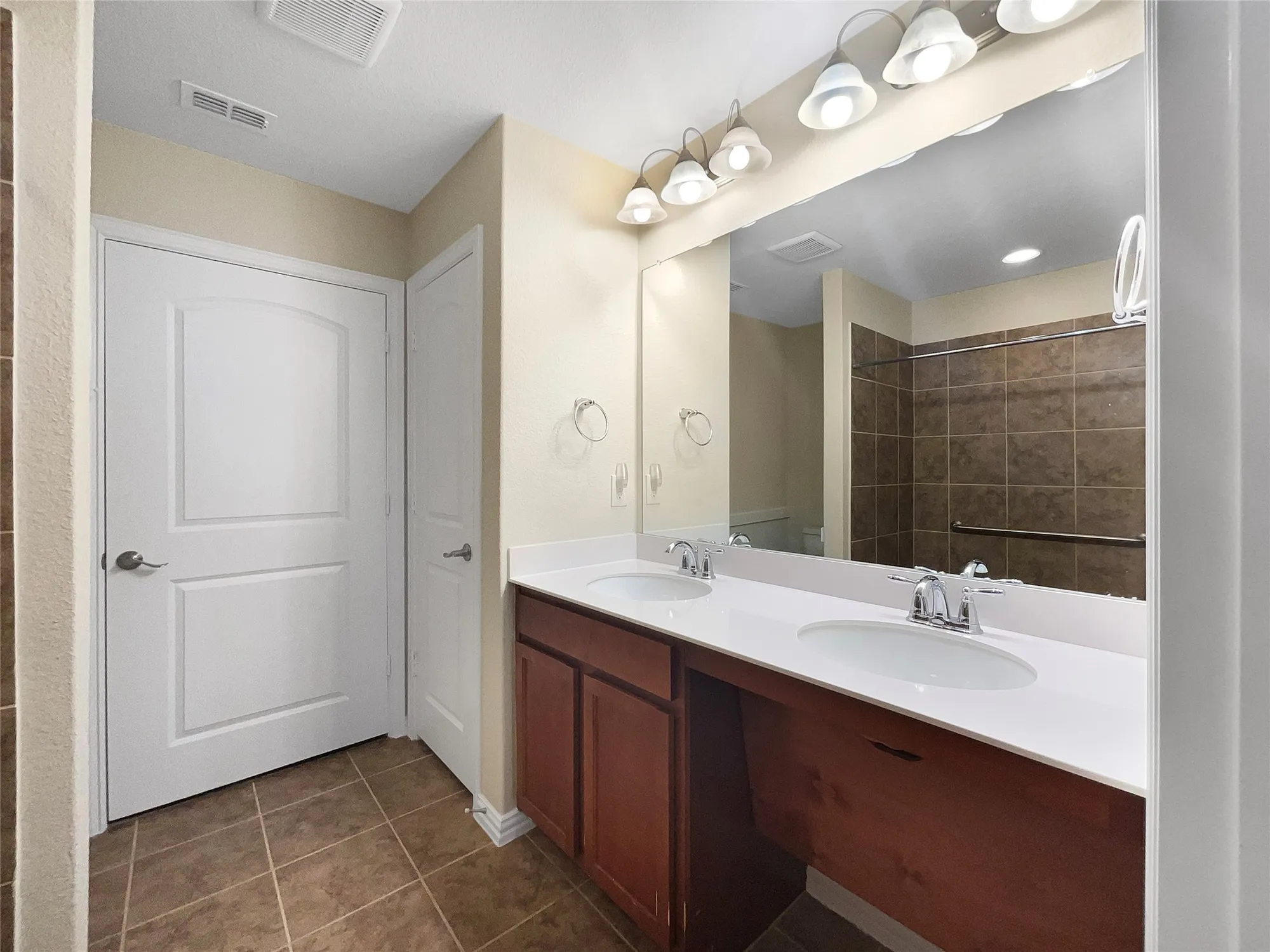 Property Slideshow image 19 of 23 | 1932 marsh point dr, Frisco, TX, 75036