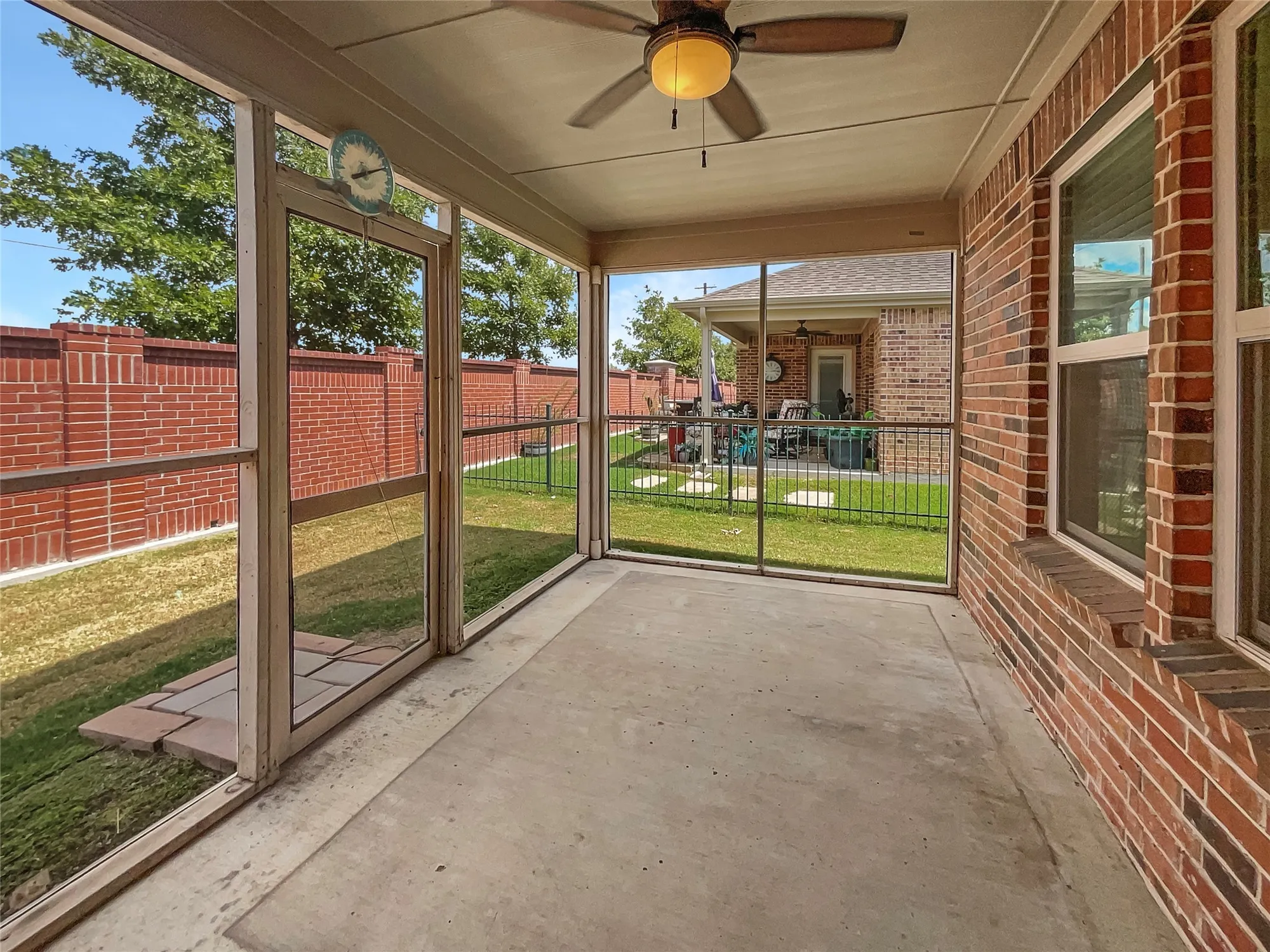 Property Slideshow image 21 of 23 | 1932 marsh point dr, Frisco, TX, 75036
