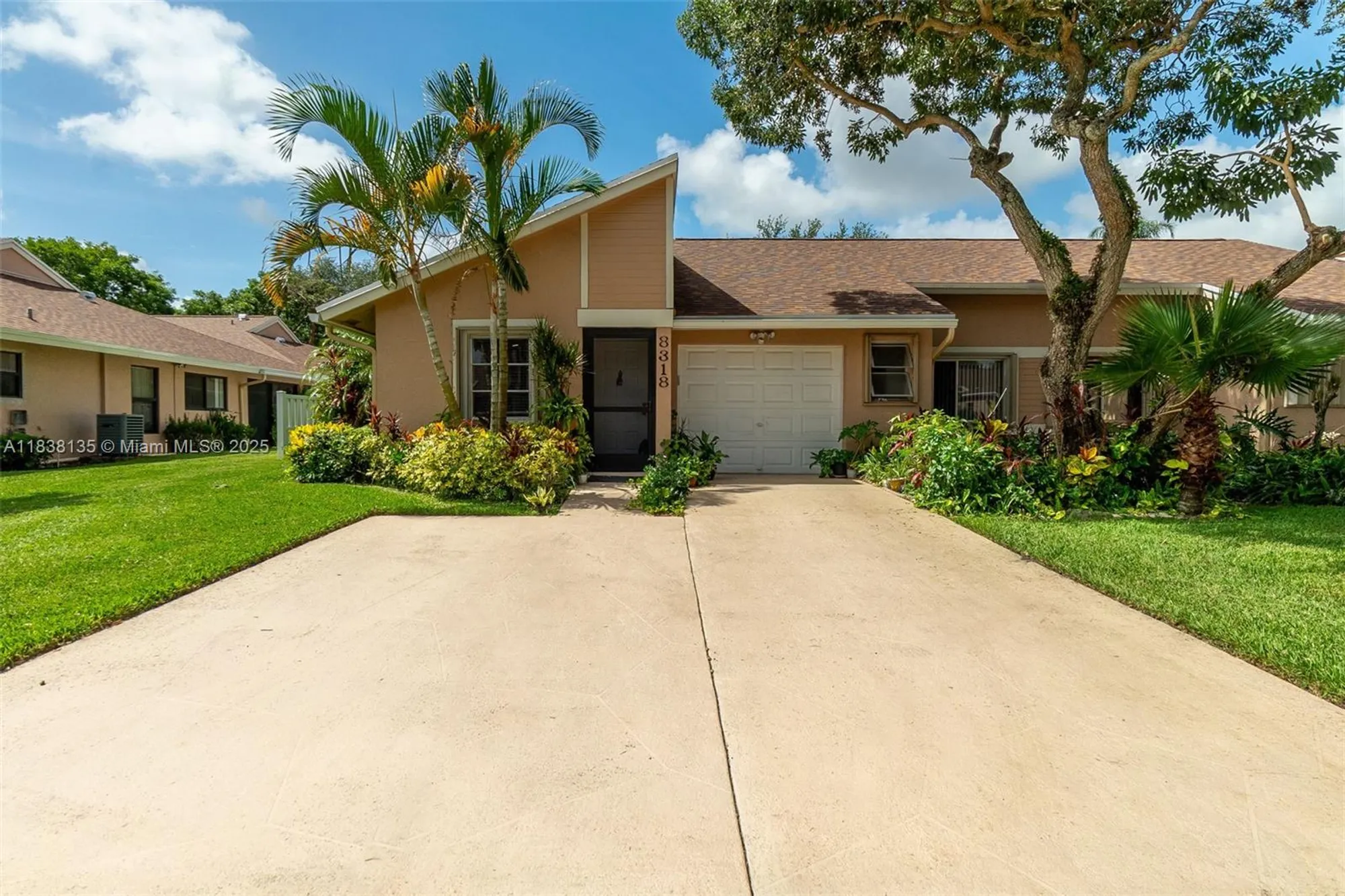Property Slideshow image 2 of 24 | 8318 springtree rd, Boca Raton, FL, 33496