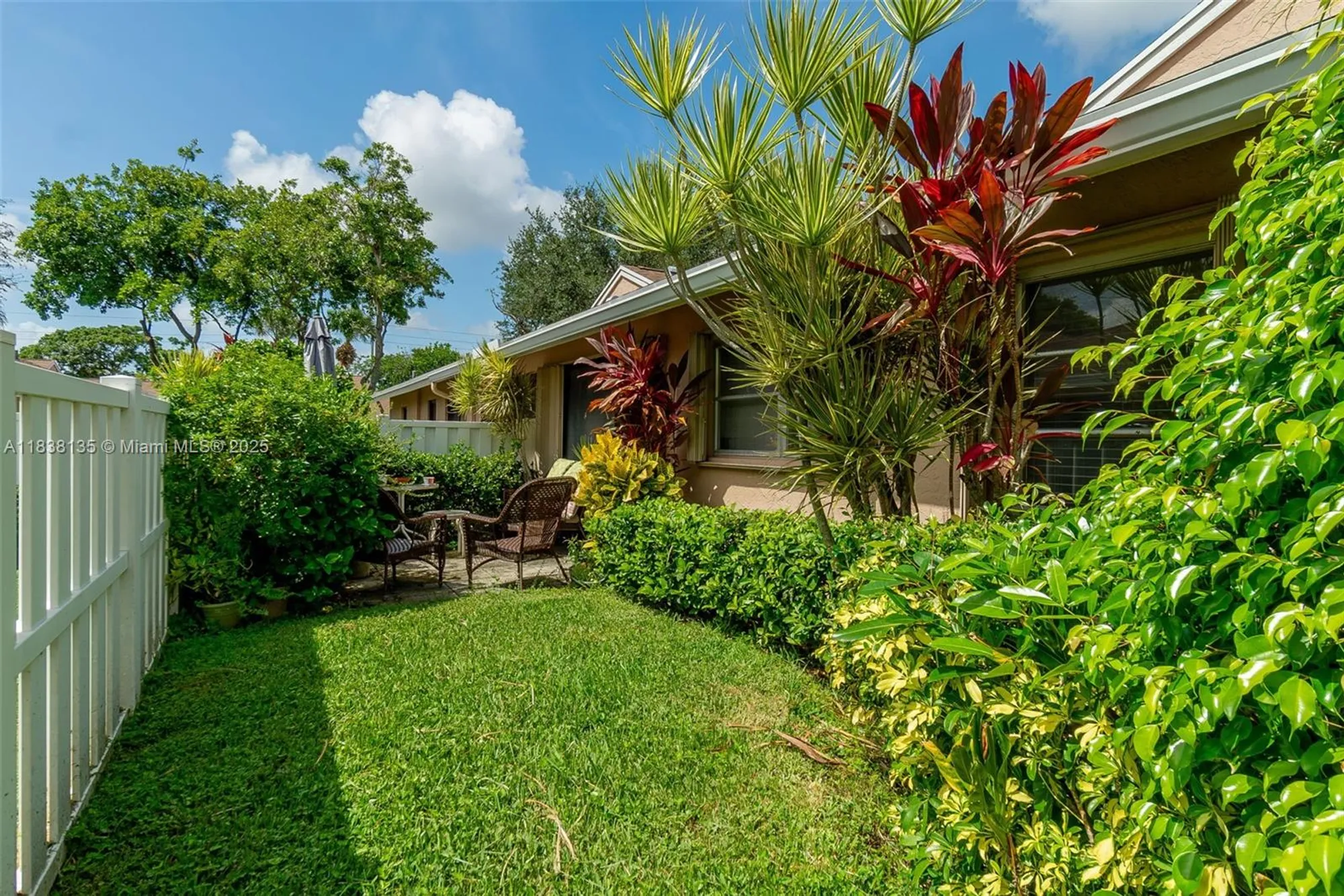 Property Slideshow image 22 of 24 | 8318 springtree rd, Boca Raton, FL, 33496