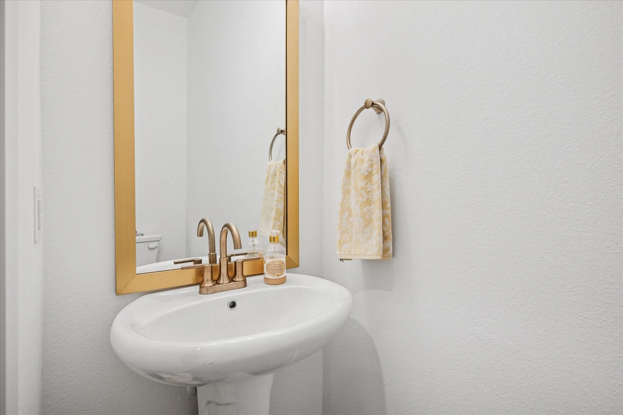 Property Slideshow image 19 of 23 | 613 cloverleaf dr, Wylie, TX, 75098