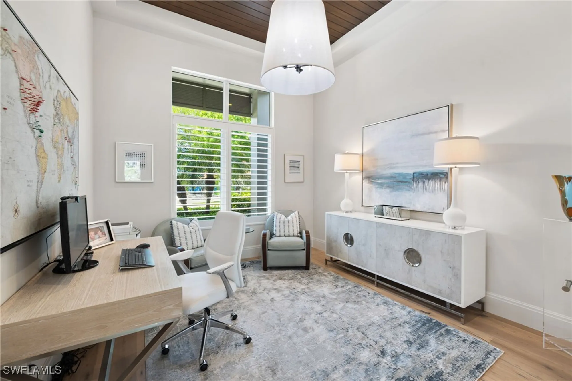 Property Slideshow image 16 of 39 | 745 riviera dr, Naples, FL, 34103