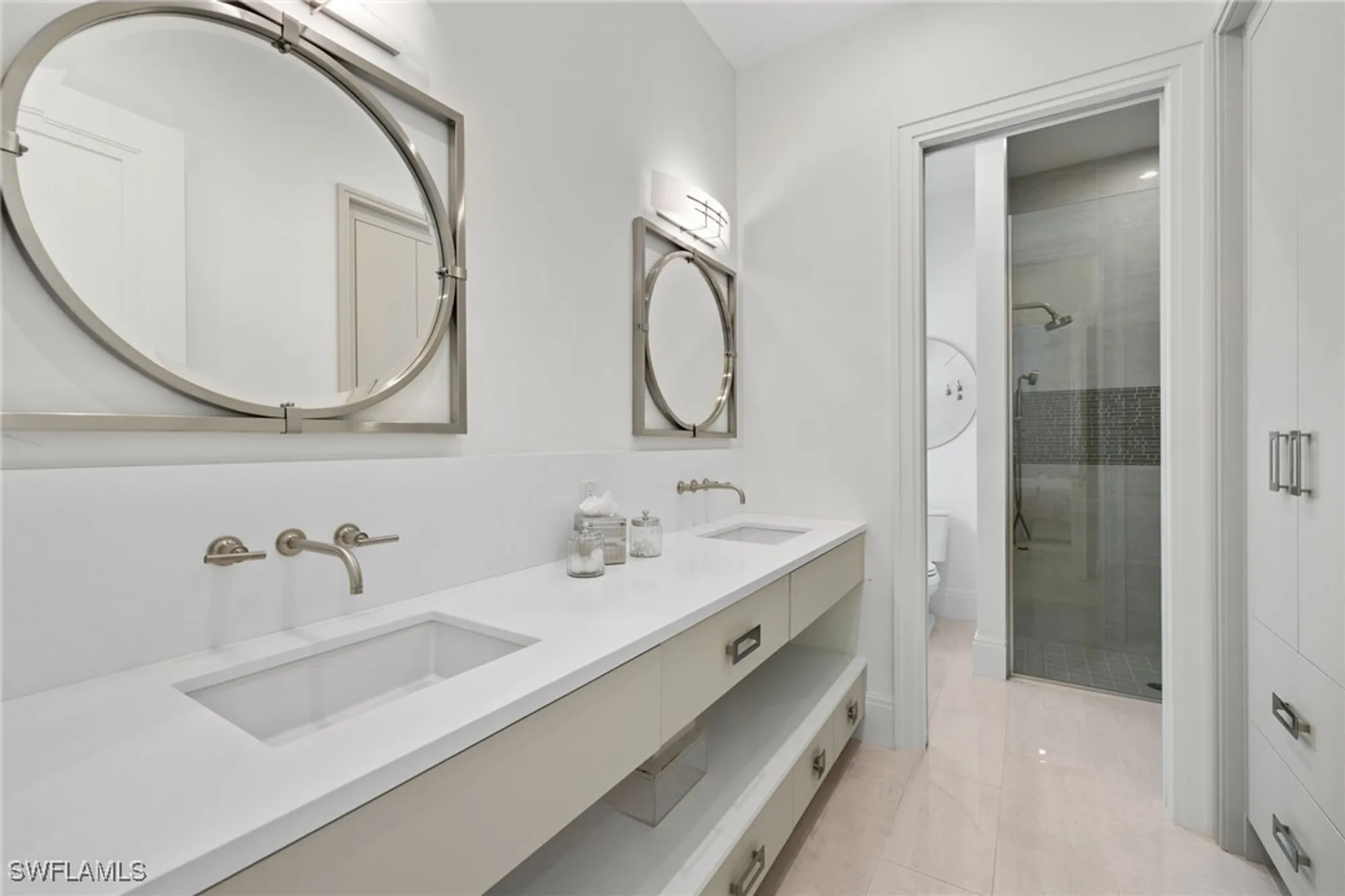 Property Slideshow image 19 of 39 | 745 riviera dr, Naples, FL, 34103