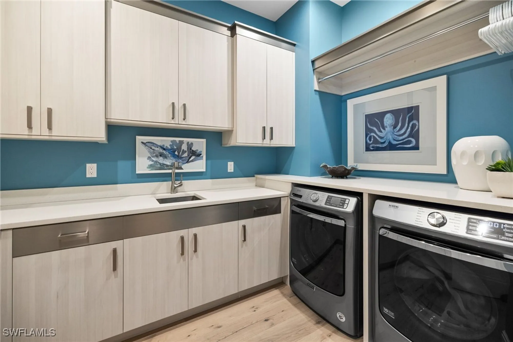 Property Slideshow image 21 of 39 | 745 riviera dr, Naples, FL, 34103