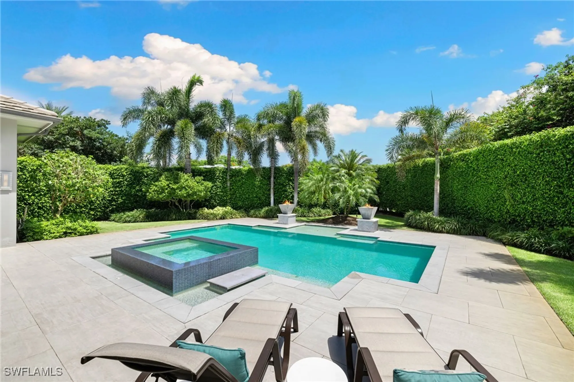 Property Slideshow image 34 of 39 | 745 riviera dr, Naples, FL, 34103