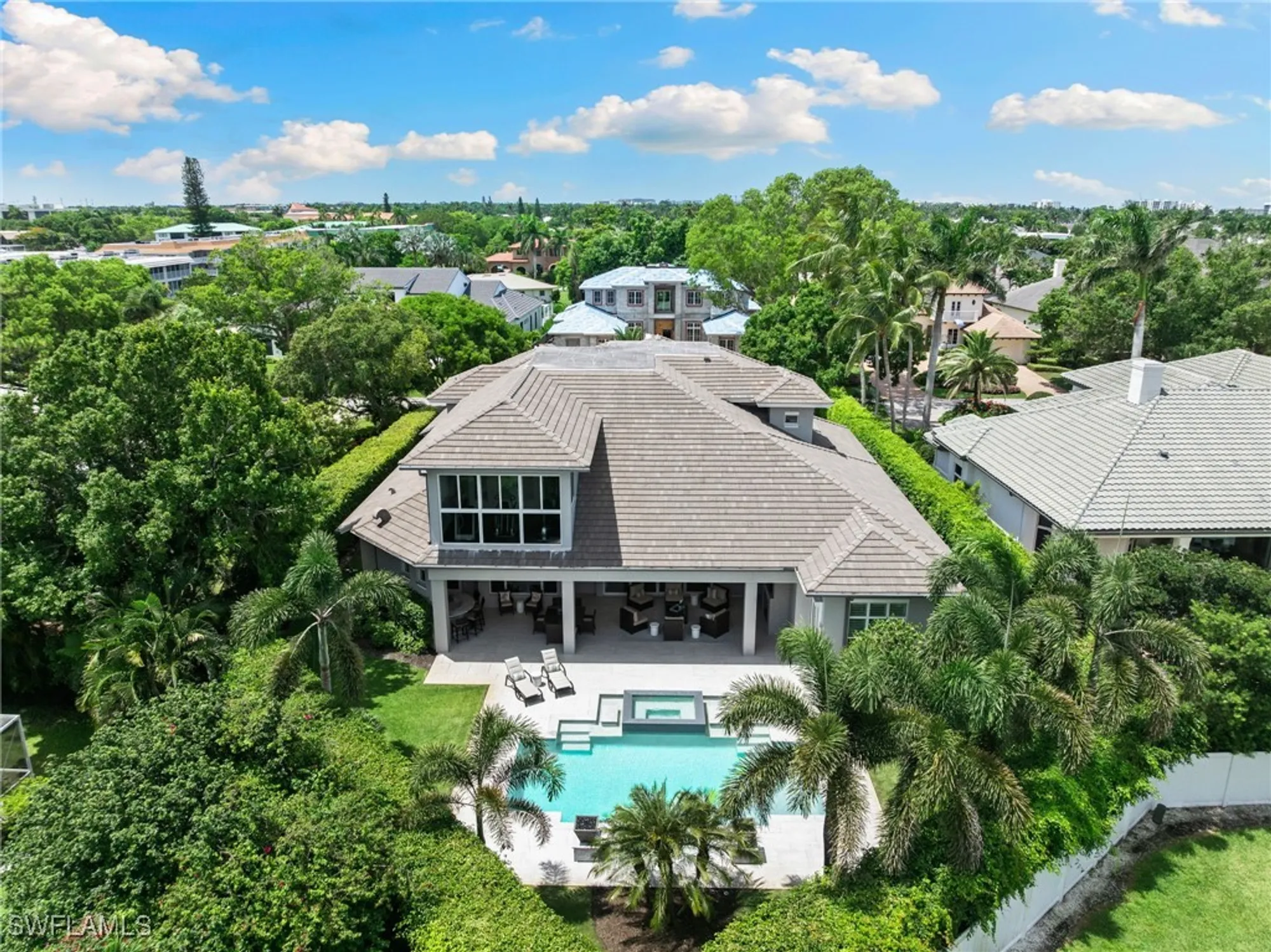 Property Slideshow image 37 of 39 | 745 riviera dr, Naples, FL, 34103