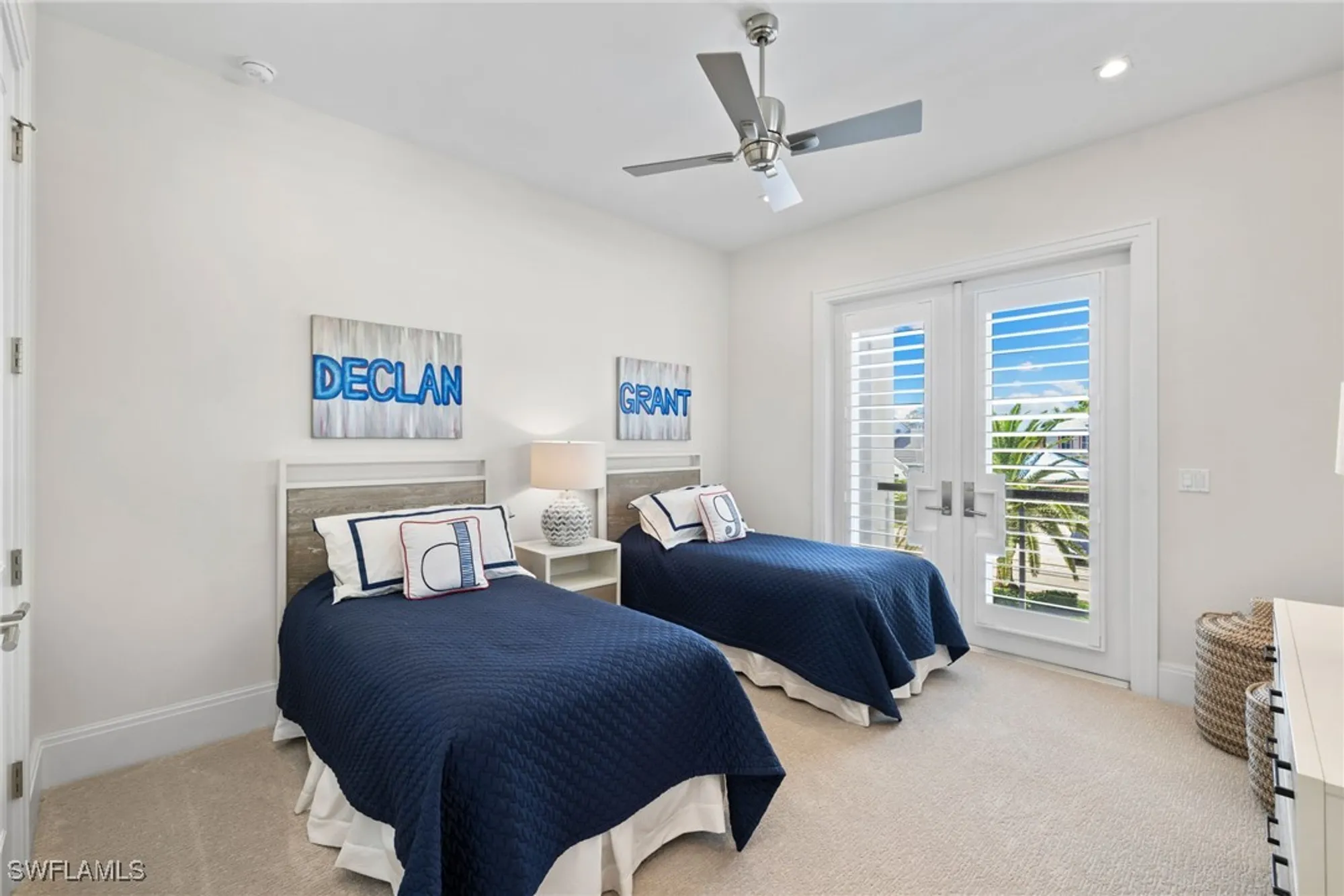 Property Slideshow image 31 of 39 | 745 riviera dr, Naples, FL, 34103