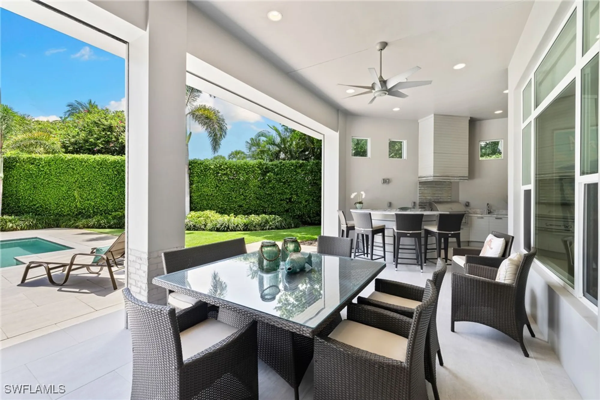 Property Slideshow image 32 of 39 | 745 riviera dr, Naples, FL, 34103