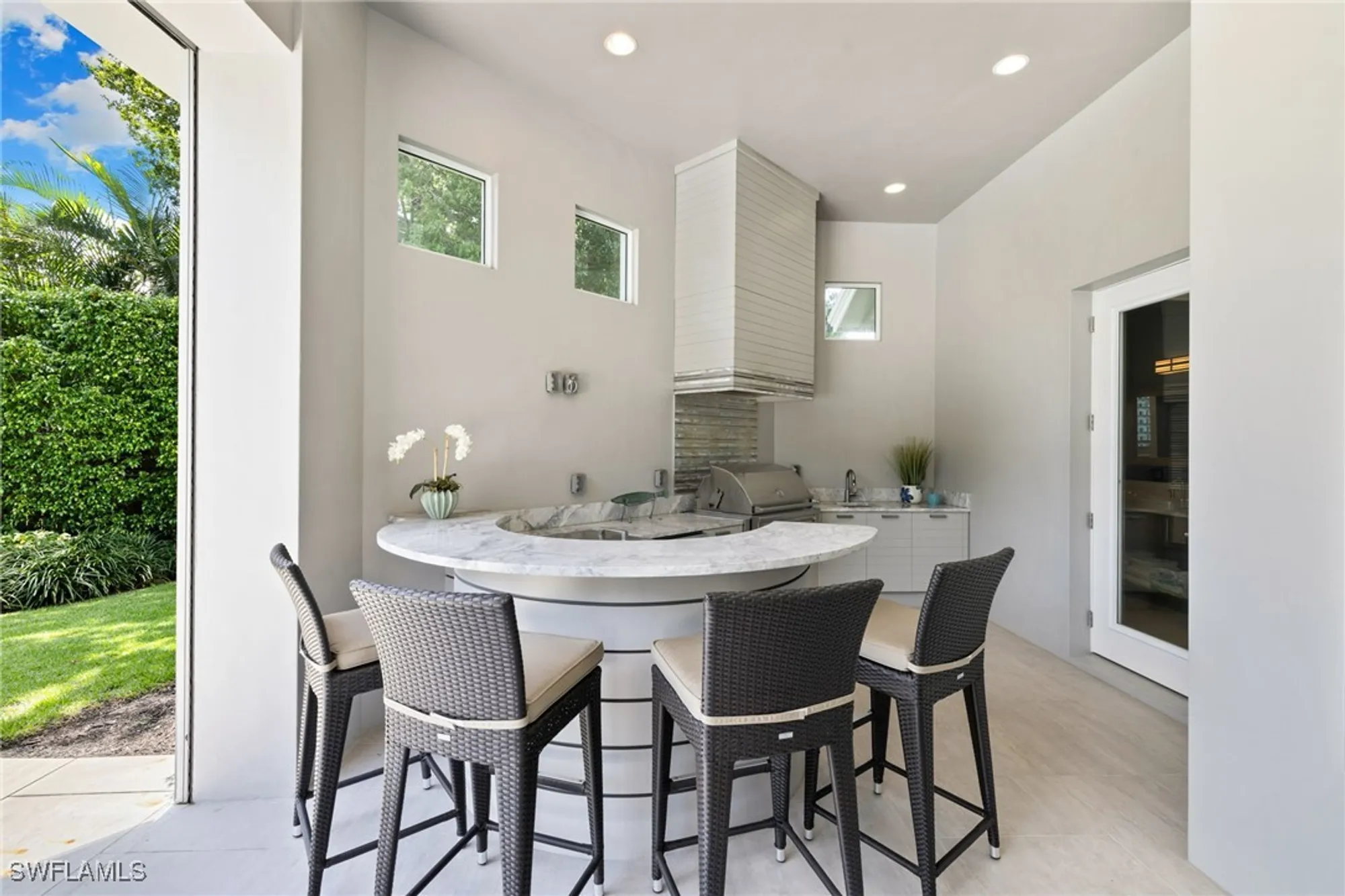 Property Slideshow image 33 of 39 | 745 riviera dr, Naples, FL, 34103