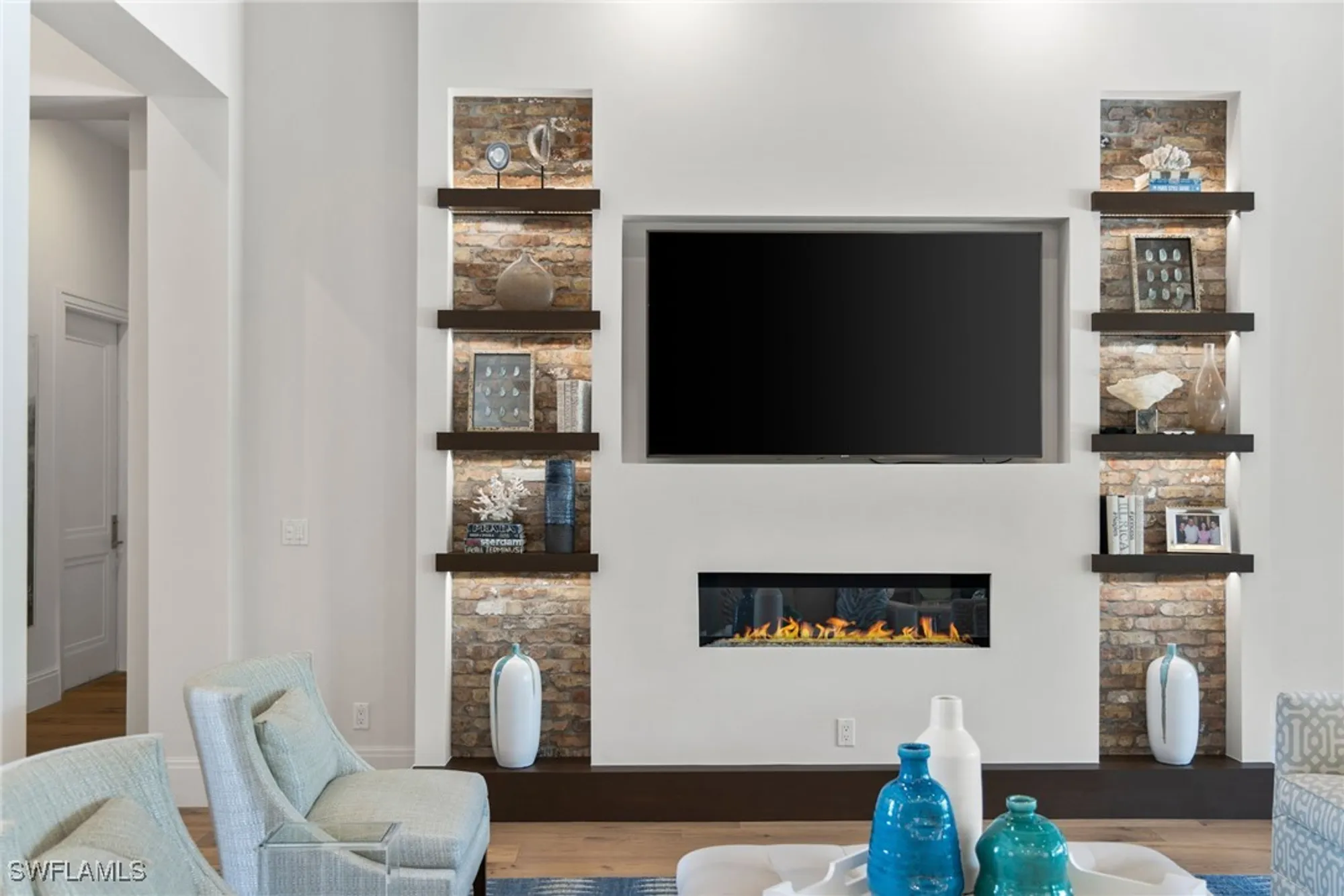 Property Slideshow image 9 of 39 | 745 riviera dr, Naples, FL, 34103