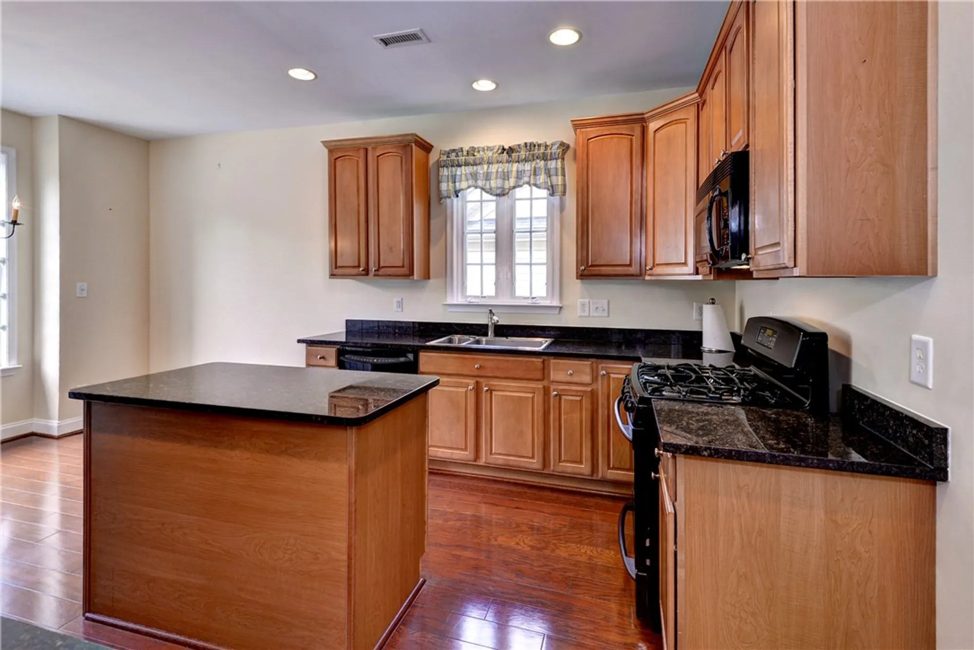 Property Slideshow image 17 of 49 | 6659 rexford ln, Williamsburg, VA, 23188
