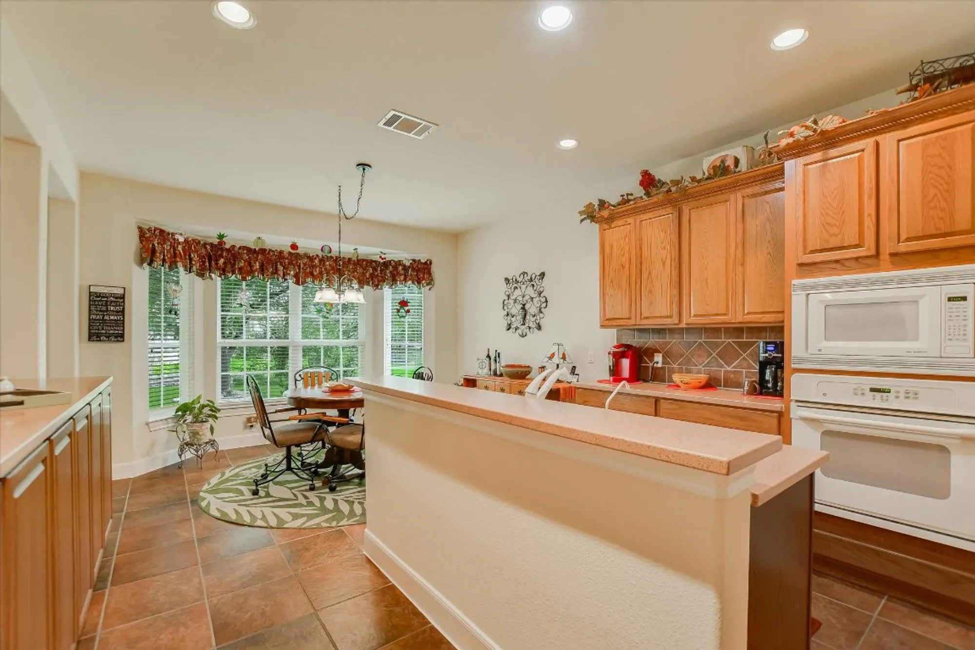 Property Slideshow image 10 of 26 | 116 travis dr, Georgetown, TX, 78633