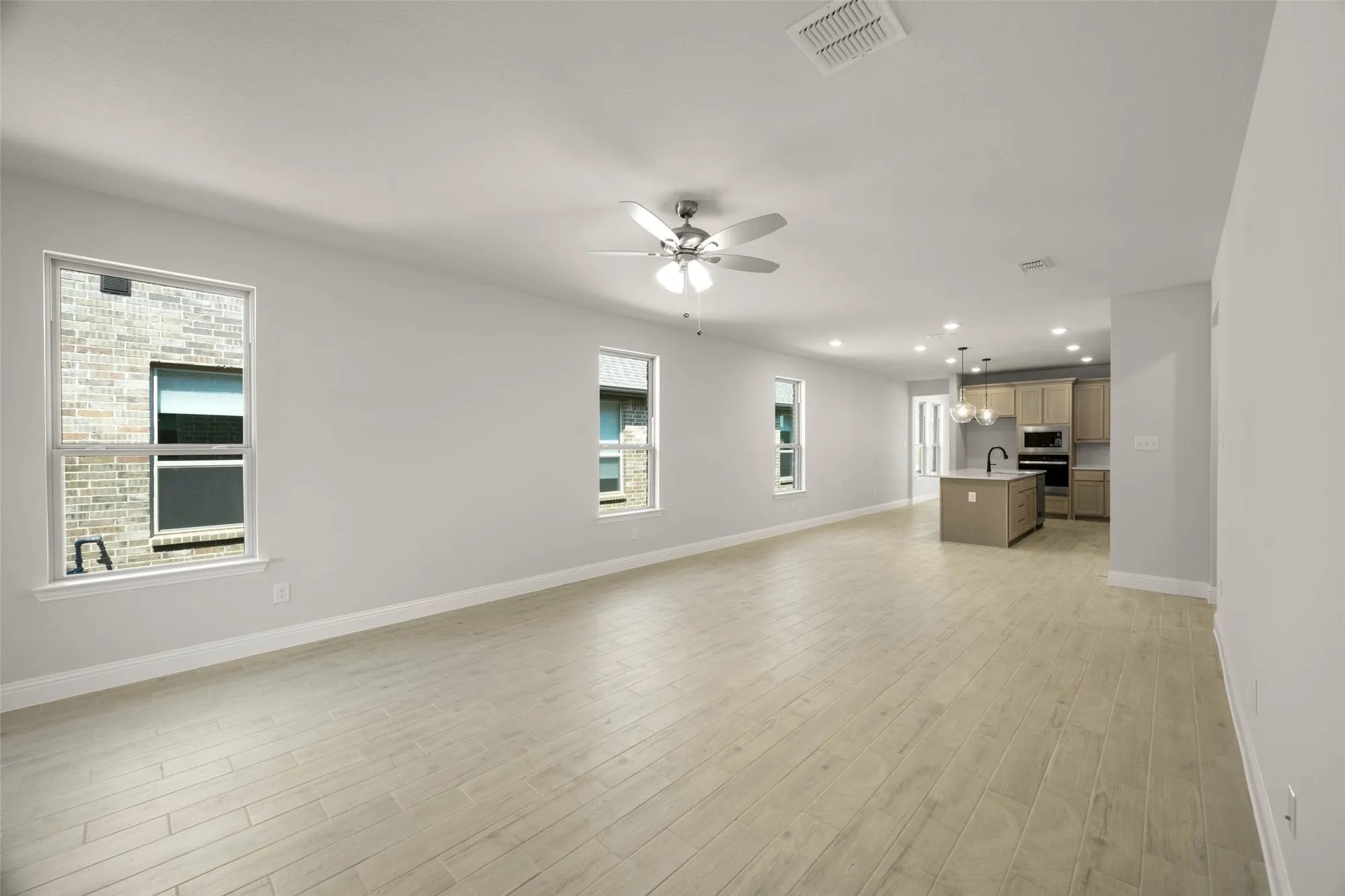 Property Slideshow image 10 of 40 | 2841 livestock dr, Midlothian, TX, 76065