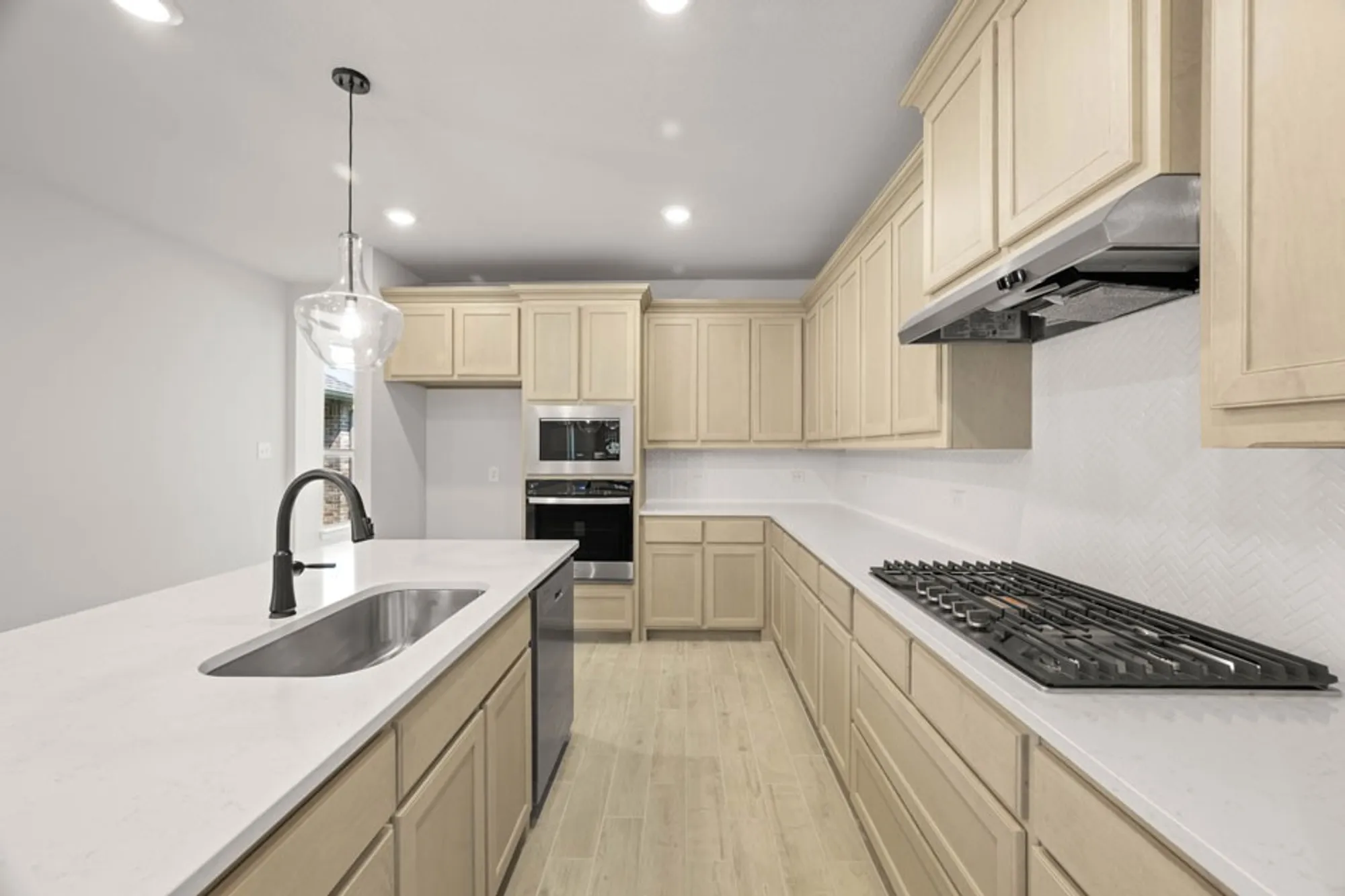 Property Slideshow image 25 of 40 | 2841 livestock dr, Midlothian, TX, 76065