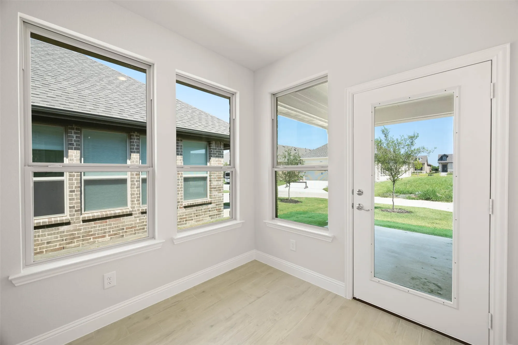 Property Slideshow image 29 of 40 | 2841 livestock dr, Midlothian, TX, 76065