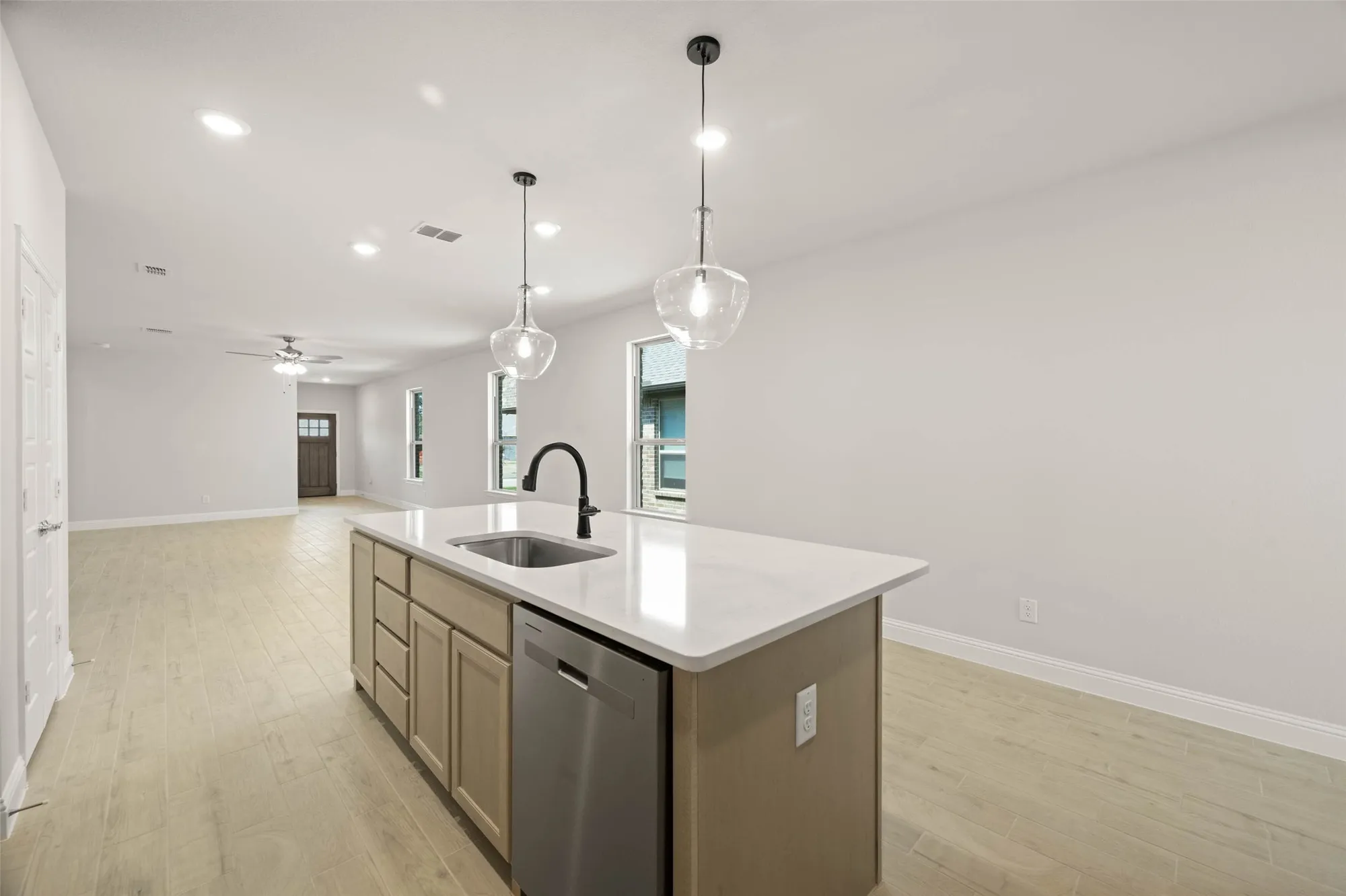 Property Slideshow image 20 of 40 | 2841 livestock dr, Midlothian, TX, 76065