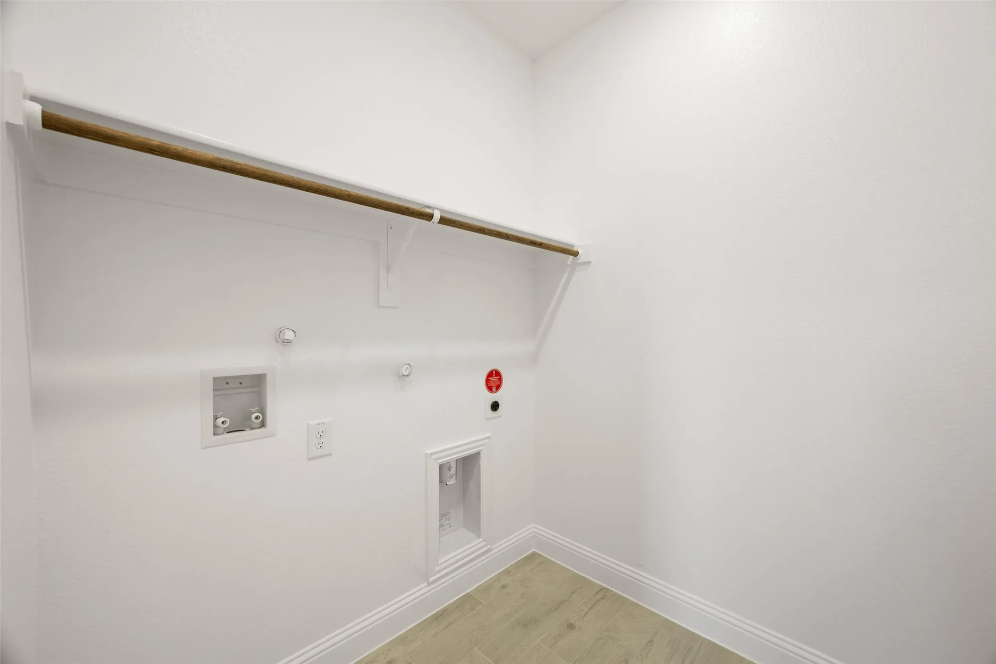 Property Slideshow image 36 of 40 | 2841 livestock dr, Midlothian, TX, 76065