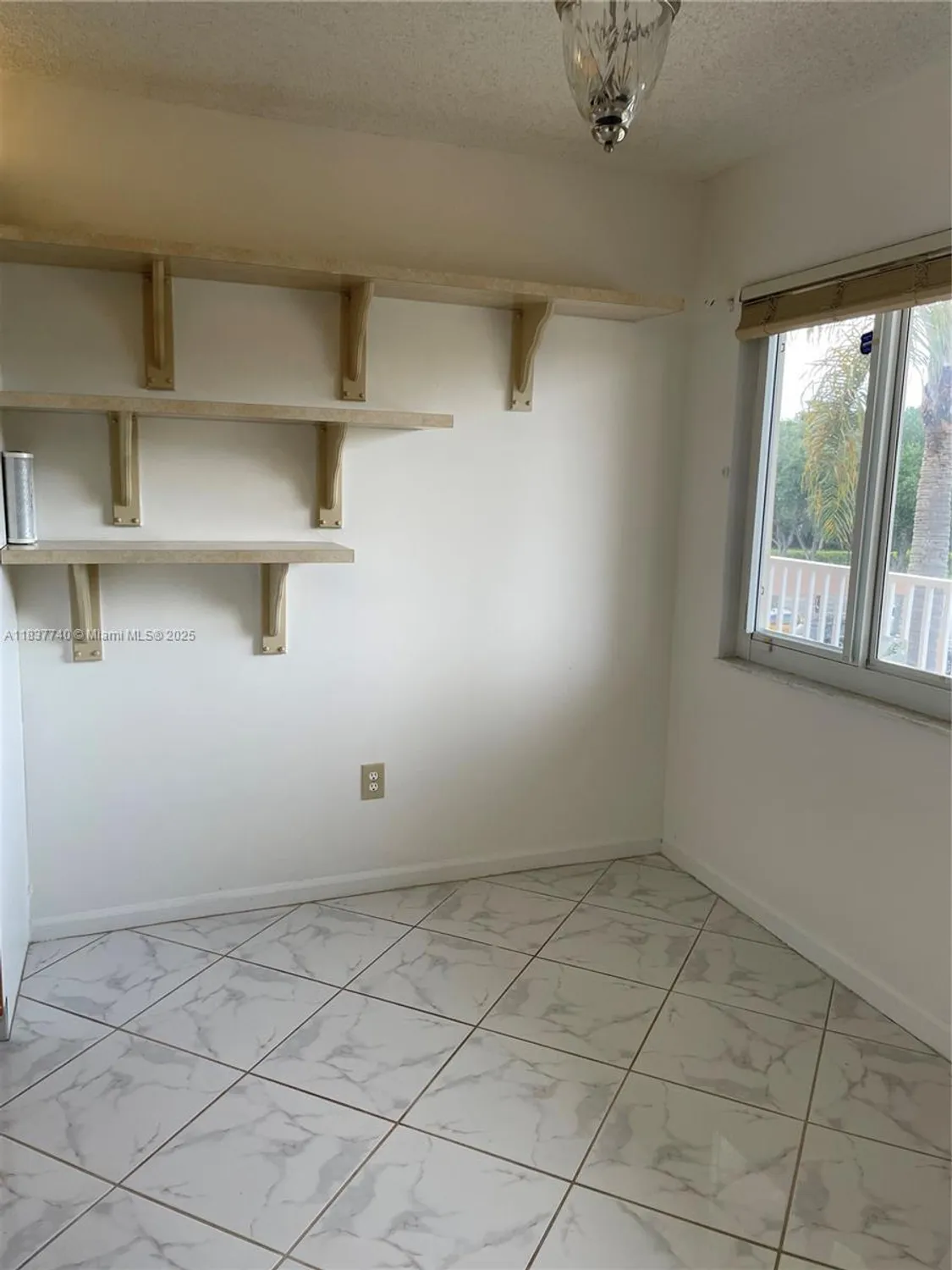 Property Slideshow image 3 of 12 | 7152 s devon dr 304, Tamarac, FL, 33321