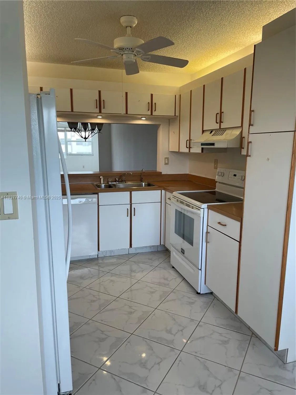 Property Slideshow image 4 of 12 | 7152 s devon dr 304, Tamarac, FL, 33321