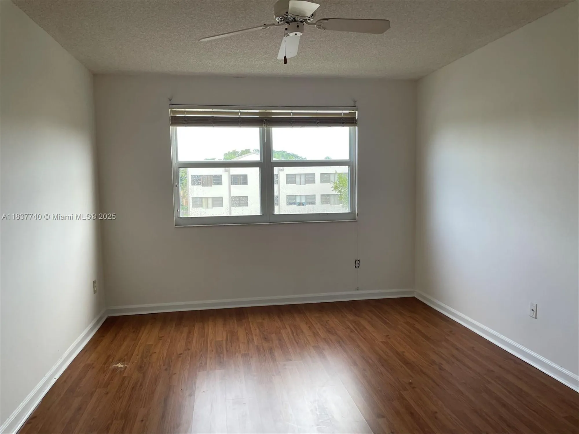 Property Slideshow image 8 of 12 | 7152 s devon dr 304, Tamarac, FL, 33321