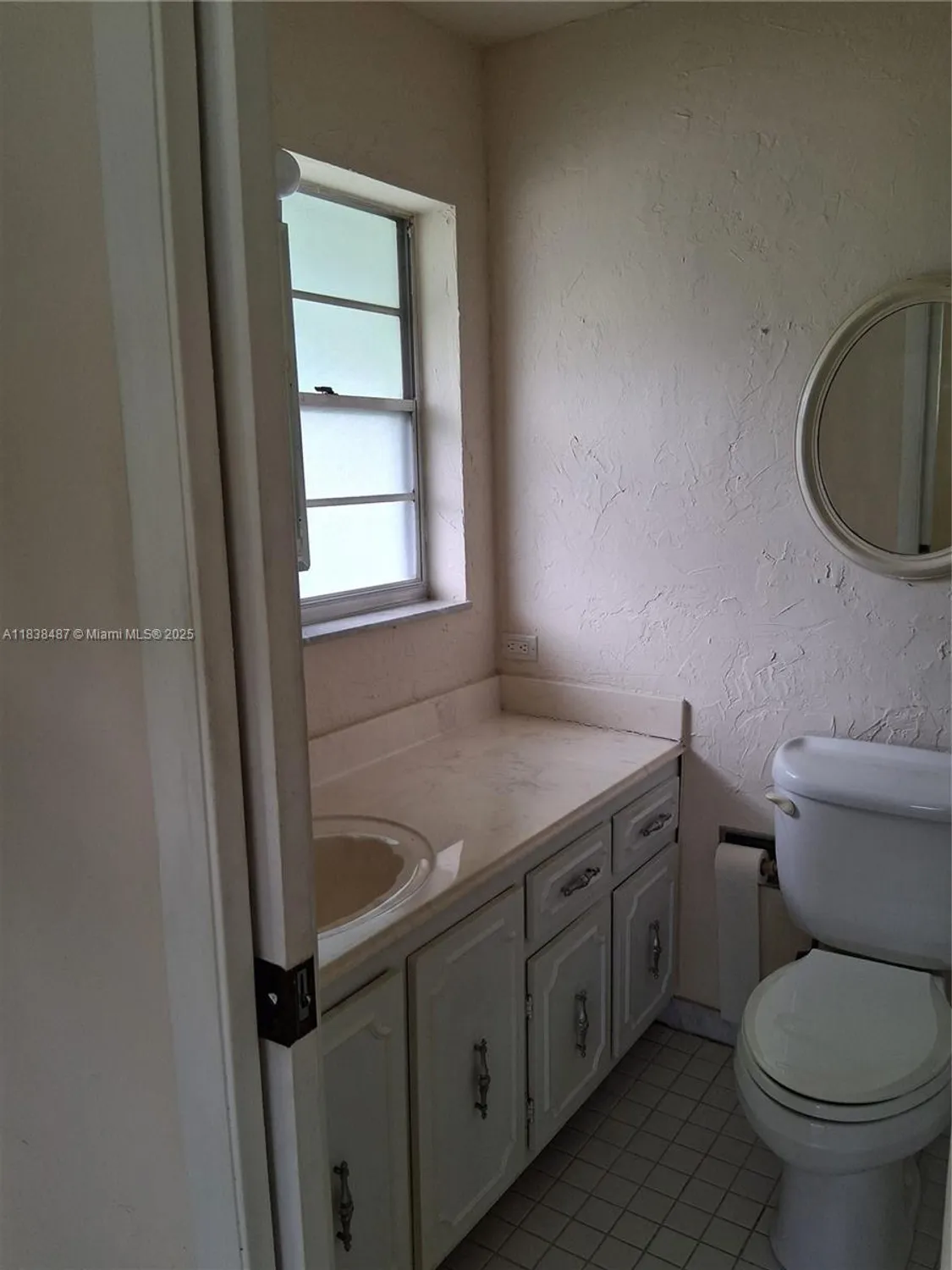 Property Slideshow image 16 of 21 | 635 hummingbird ln, Delray Beach, FL, 33445