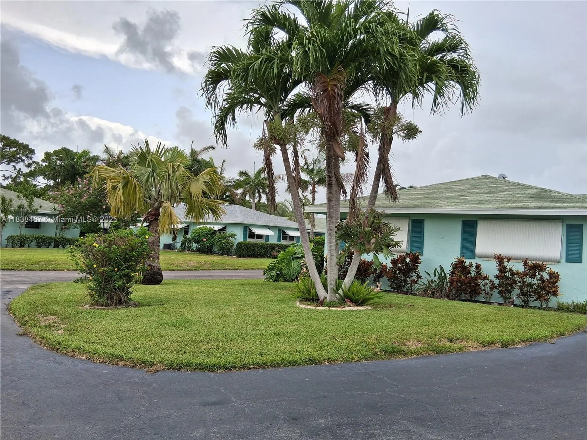 Property Slideshow image 1 of 21 | 635 hummingbird ln, Delray Beach, FL, 33445