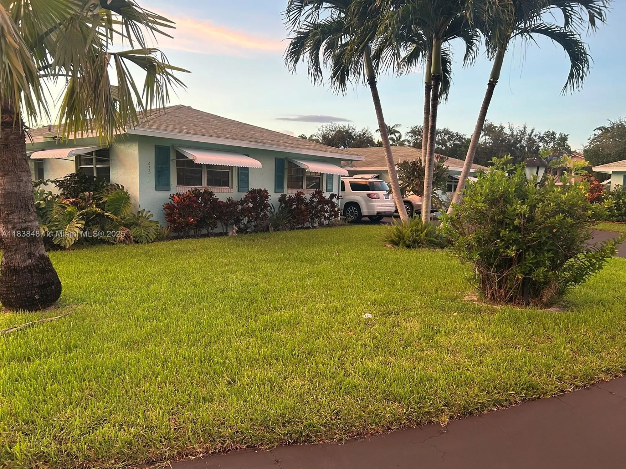 Property Slideshow image 3 of 21 | 635 hummingbird ln, Delray Beach, FL, 33445