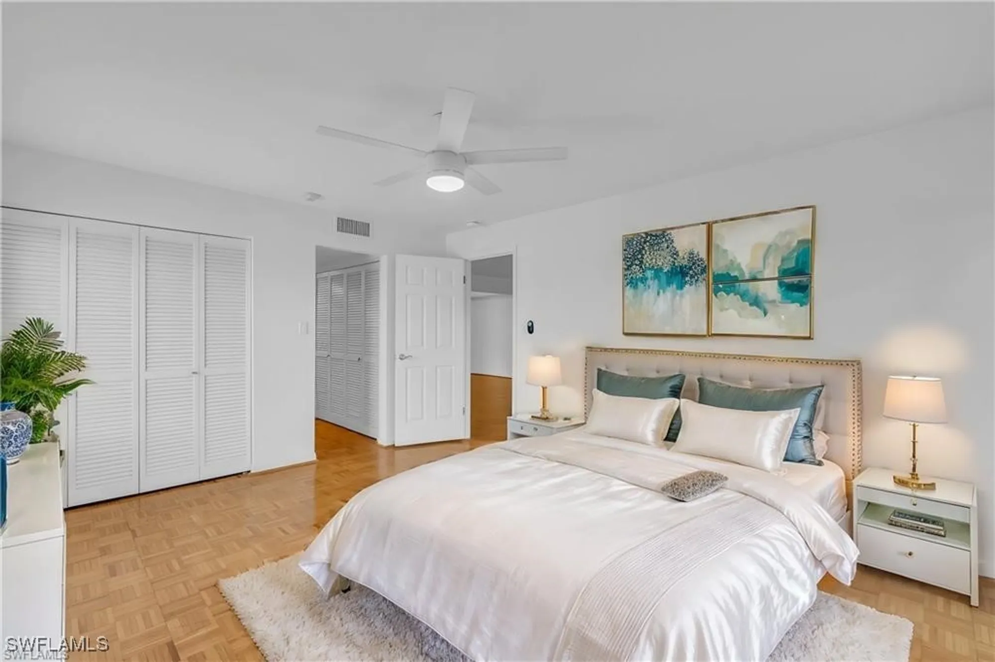 Property Slideshow image 10 of 33 | 3430 gulf shore blvd 4j, Naples, FL, 34103