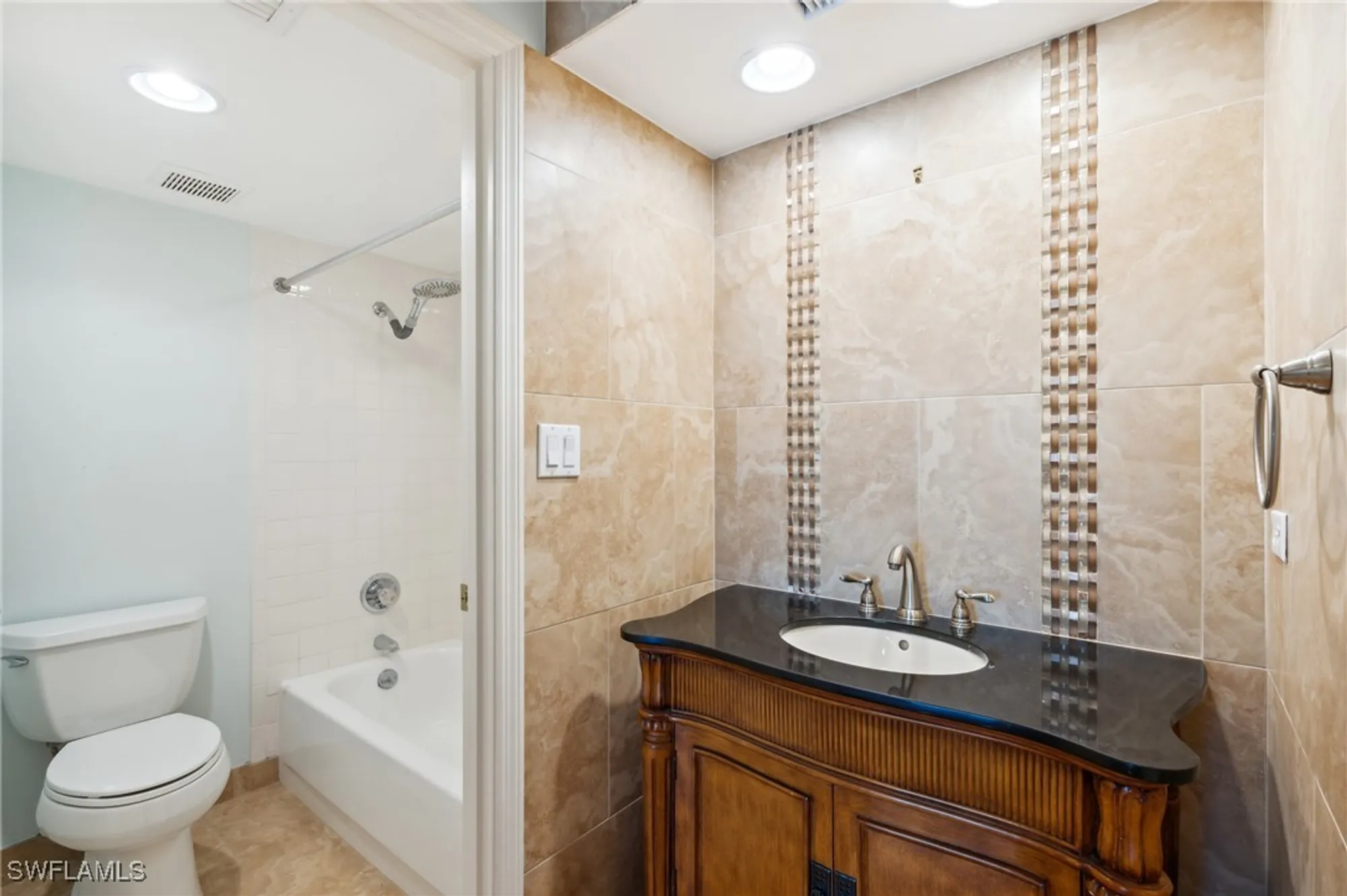 Property Slideshow image 11 of 33 | 3430 gulf shore blvd 4j, Naples, FL, 34103