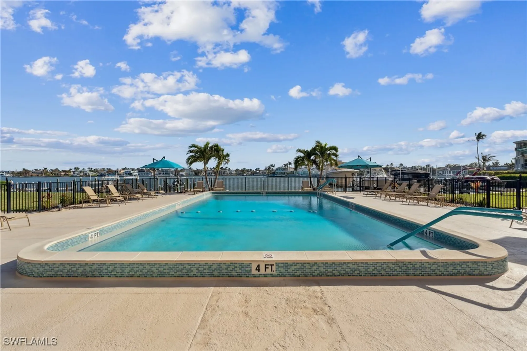 Property Slideshow image 24 of 33 | 3430 gulf shore blvd 4j, Naples, FL, 34103