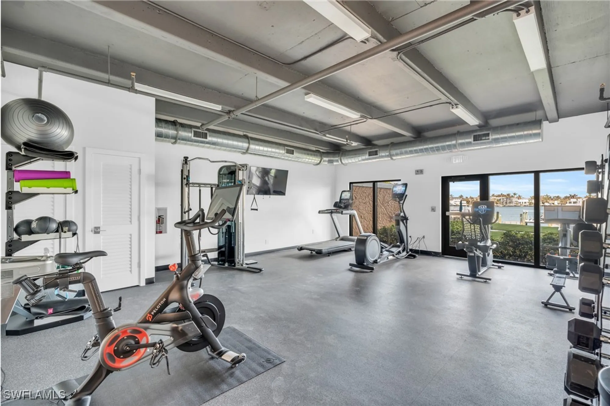 Property Slideshow image 23 of 33 | 3430 gulf shore blvd 4j, Naples, FL, 34103