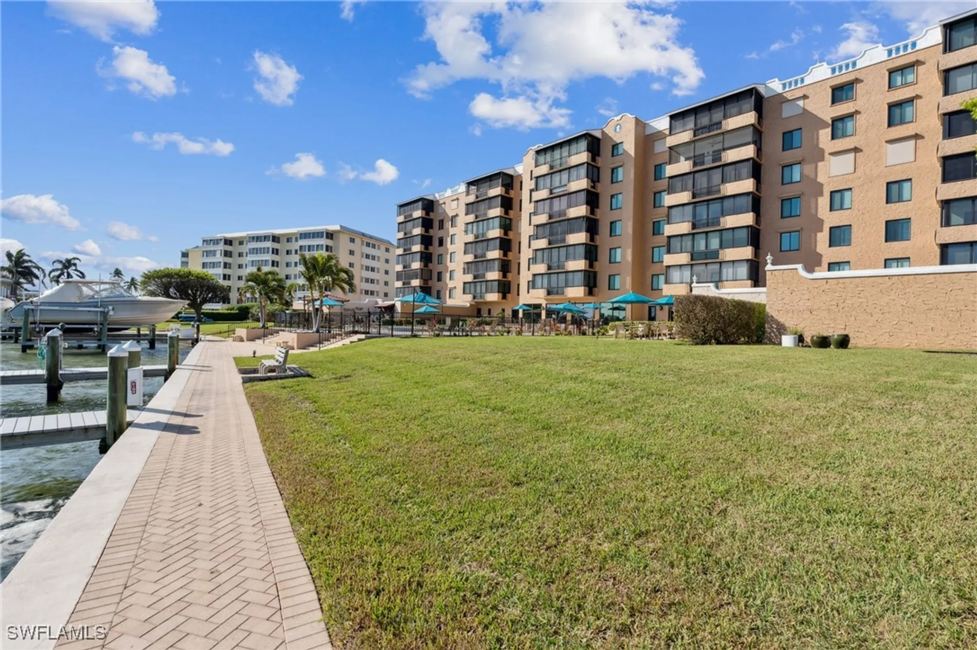 Property Slideshow image 30 of 33 | 3430 gulf shore blvd 4j, Naples, FL, 34103