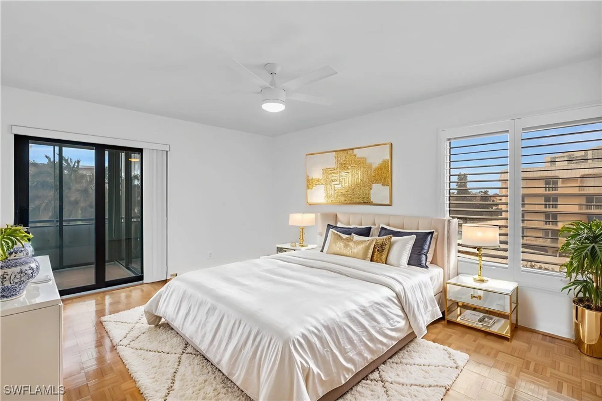 Property Slideshow image 8 of 33 | 3430 gulf shore blvd 4j, Naples, FL, 34103