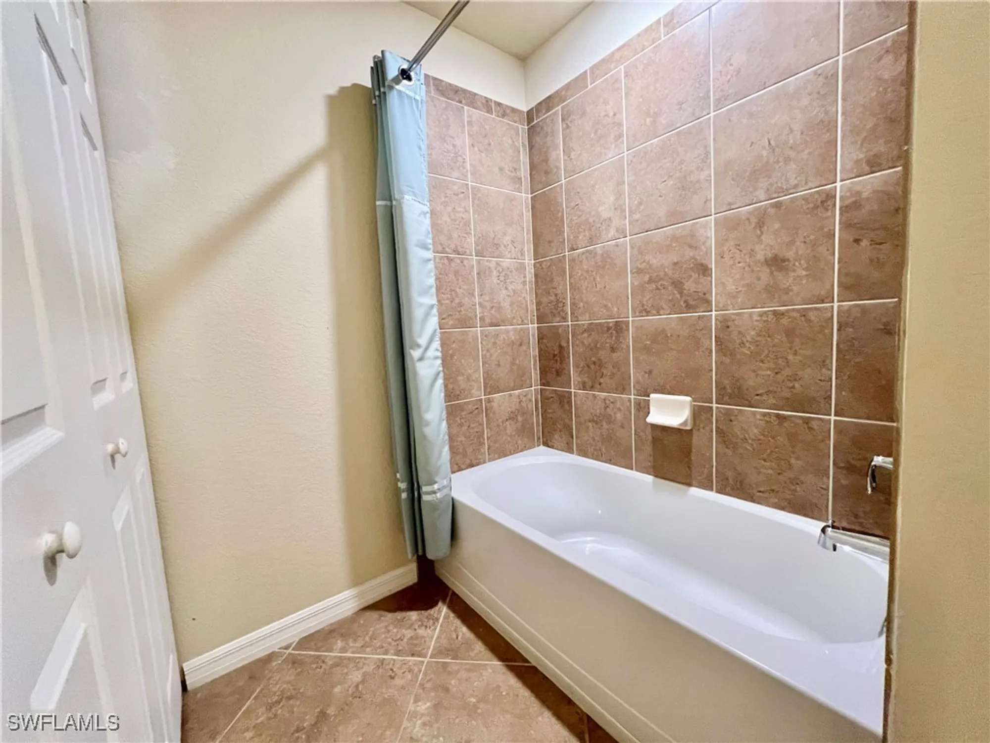 Property Slideshow image 17 of 42 | 17981 bonita national blvd 715, Bonita Springs, FL, 34135