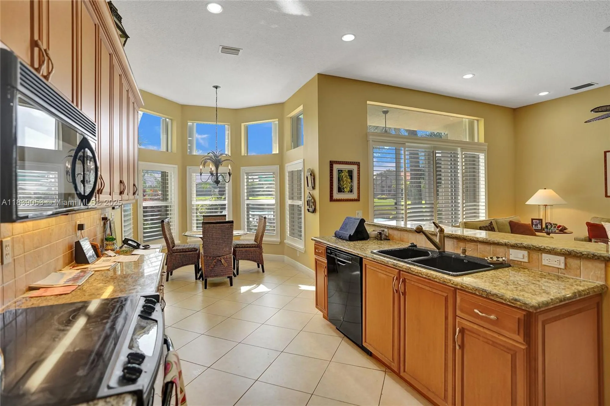 Property Slideshow image 16 of 90 | 13648 venice beach pt, Delray Beach, FL, 33446