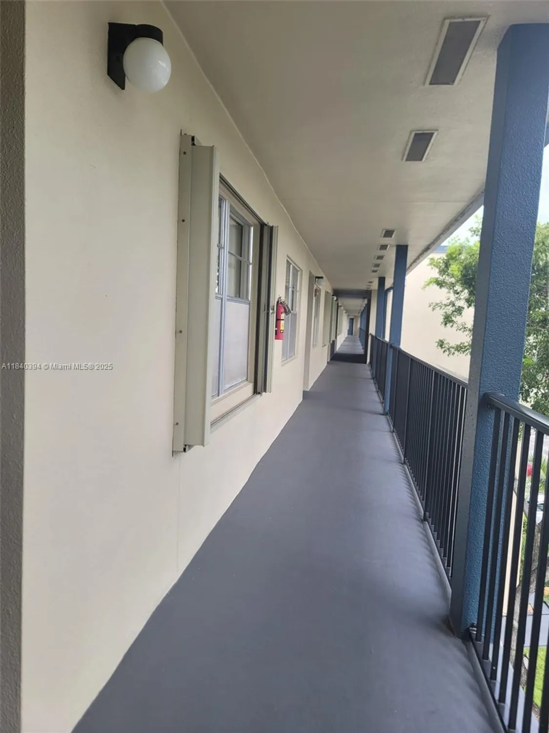 Property Slideshow image 12 of 39 | 12950 sw 7th ct 404a, Pembroke Pines, FL, 33027