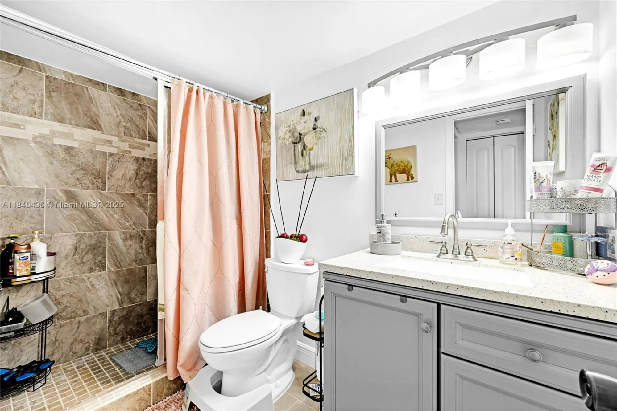 Property Slideshow image 20 of 64 | 1101 colony point cir apt 123, Pembroke Pines, FL, 33026