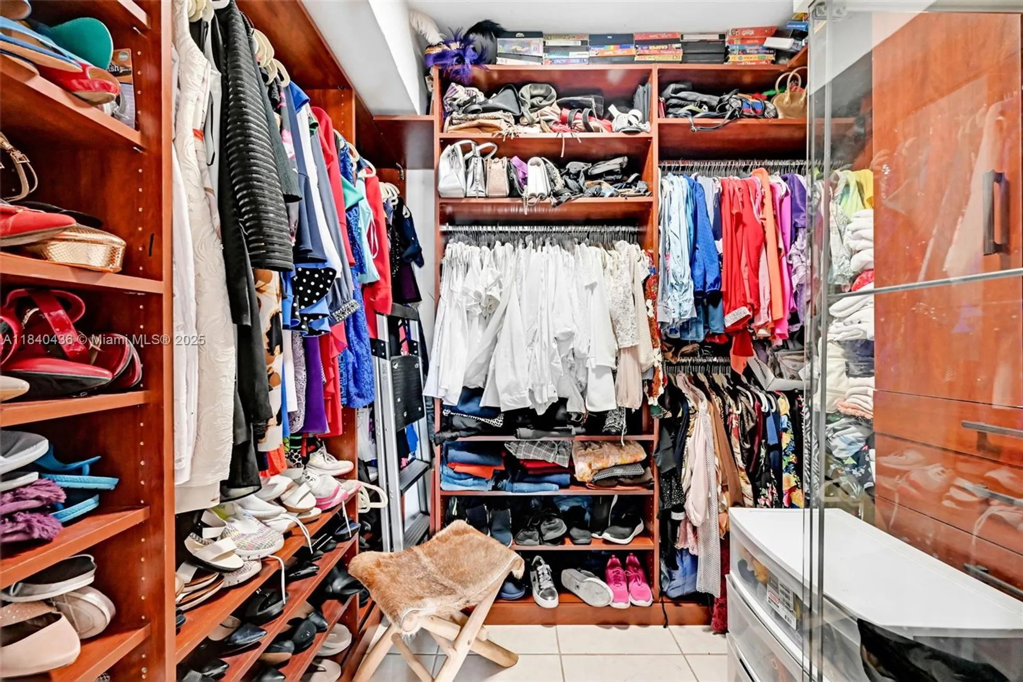 Property Slideshow image 5 of 64 | 1101 colony point cir apt 123, Pembroke Pines, FL, 33026