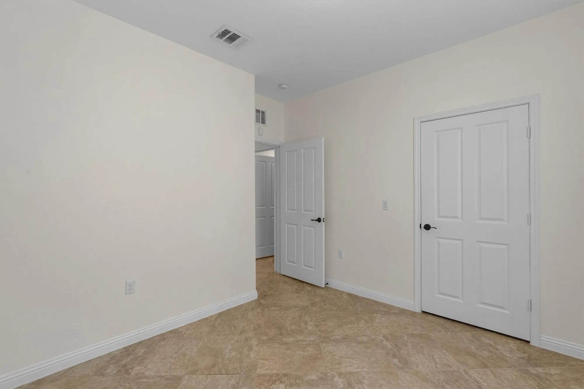 Property Slideshow image 27 of 37 | 205 mckittrick ridge rd, Georgetown, TX, 78633