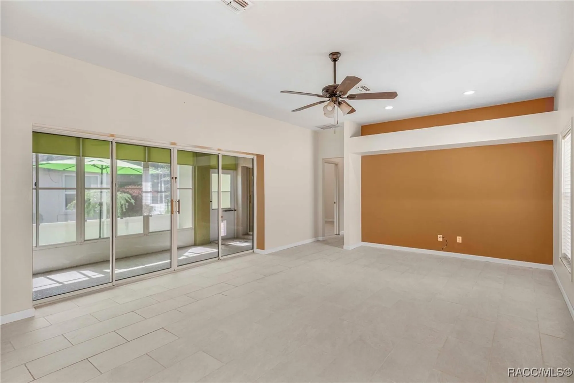 Property Slideshow image 8 of 53 | 6301 w glynborne loop, Crystal River, FL, 34429