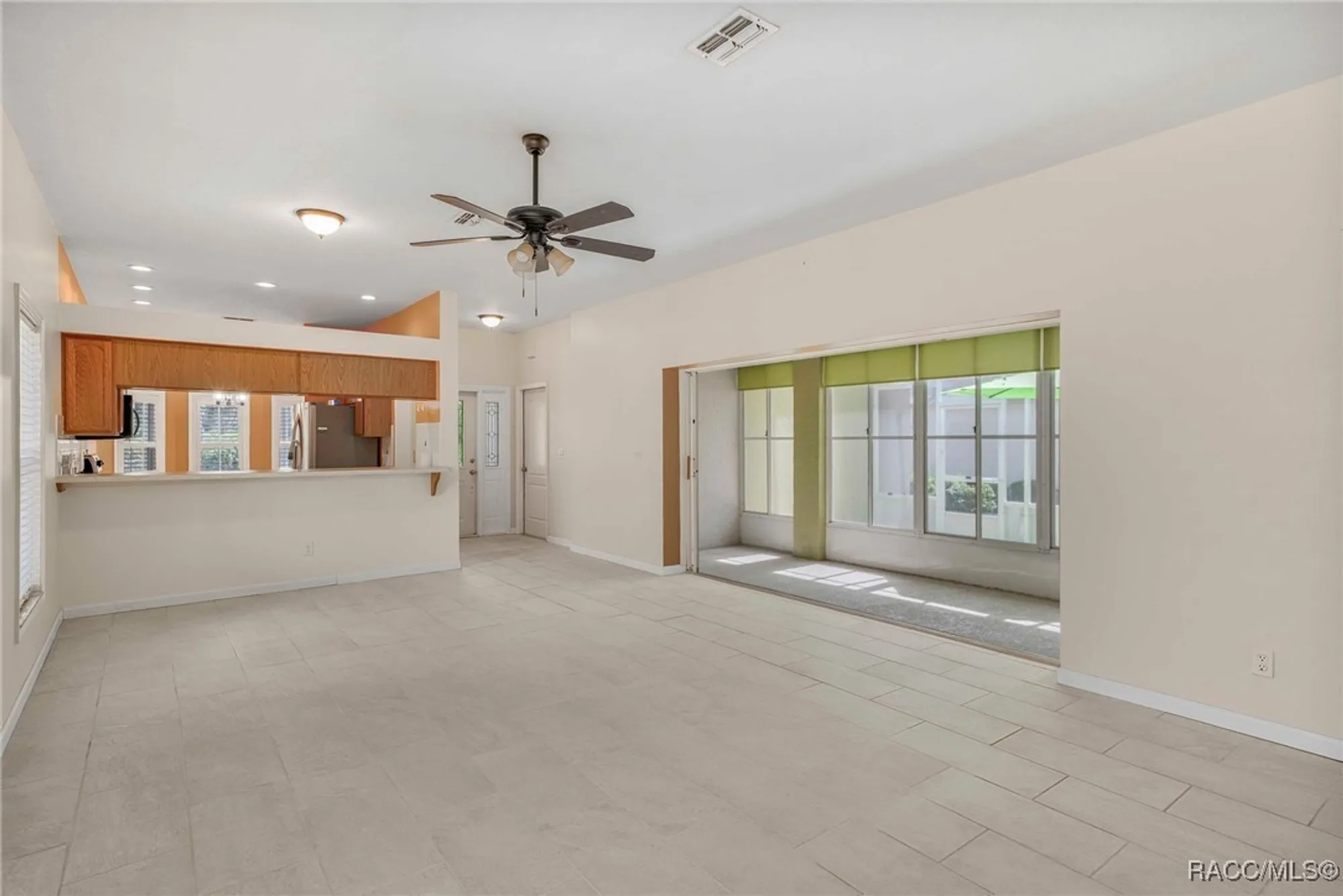 Property Slideshow image 9 of 53 | 6301 w glynborne loop, Crystal River, FL, 34429