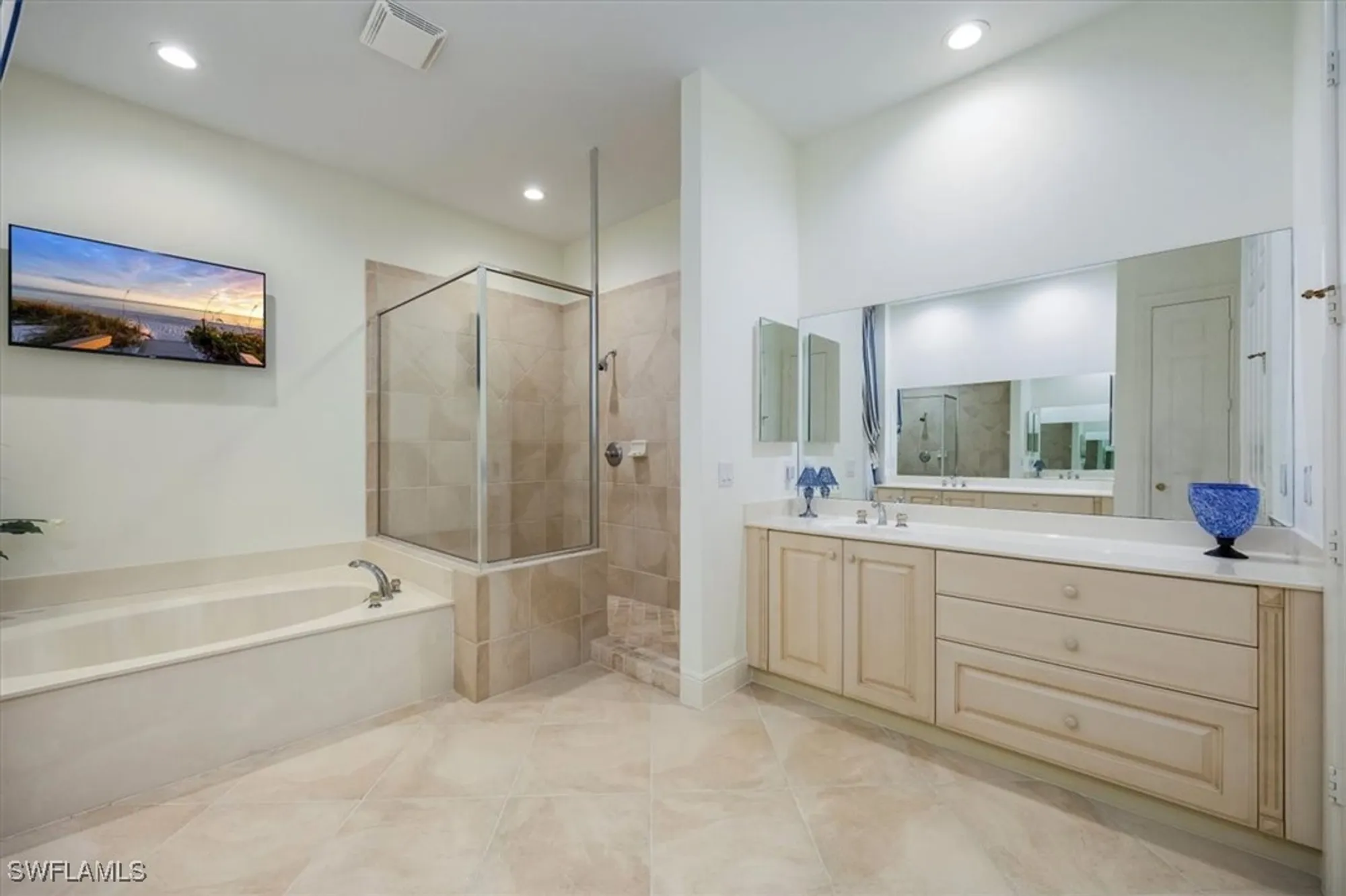 Property Slideshow image 15 of 32 | 9067 cherry oaks trl 202, Naples, FL, 34114