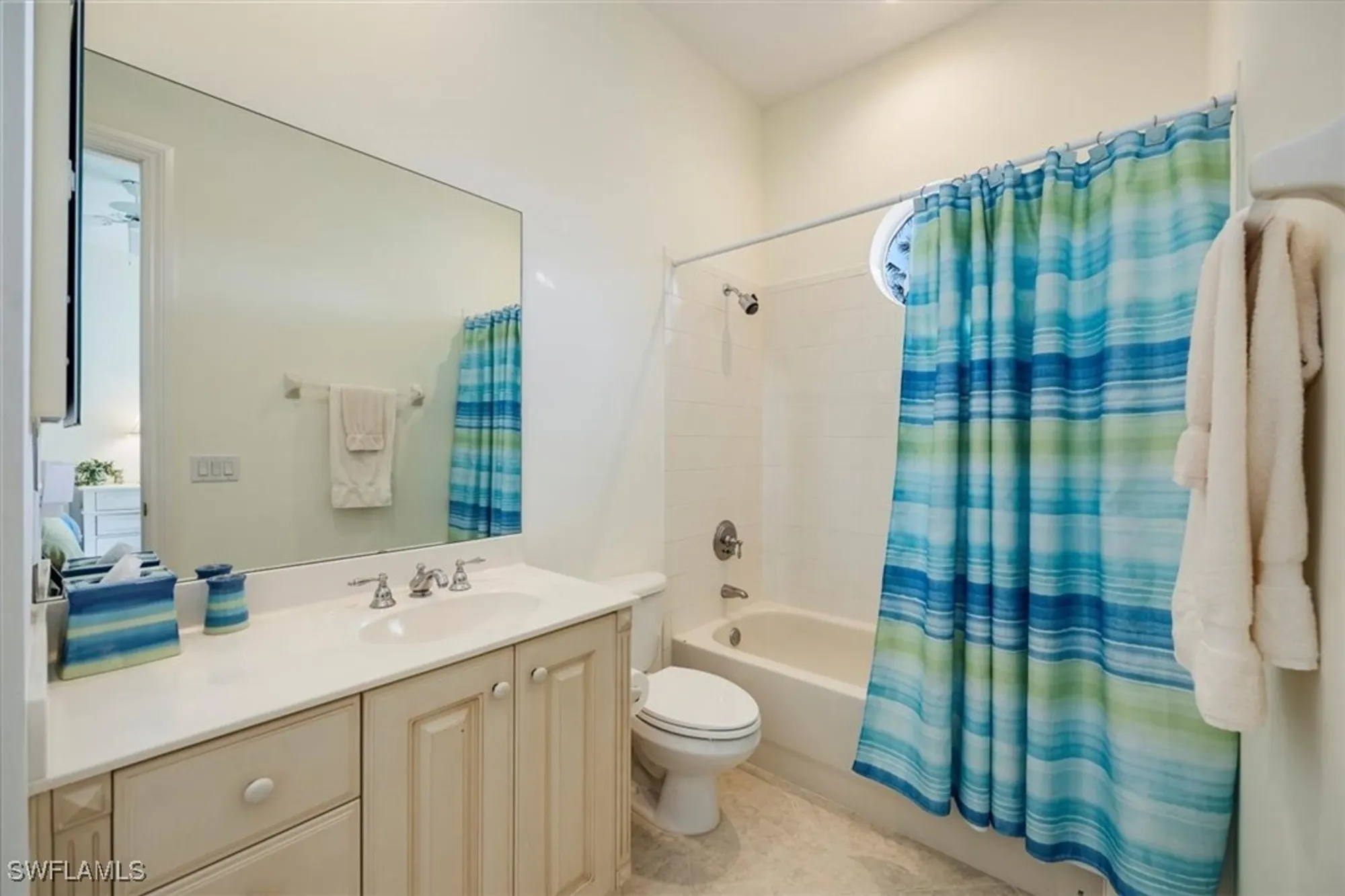 Property Slideshow image 19 of 32 | 9067 cherry oaks trl 202, Naples, FL, 34114